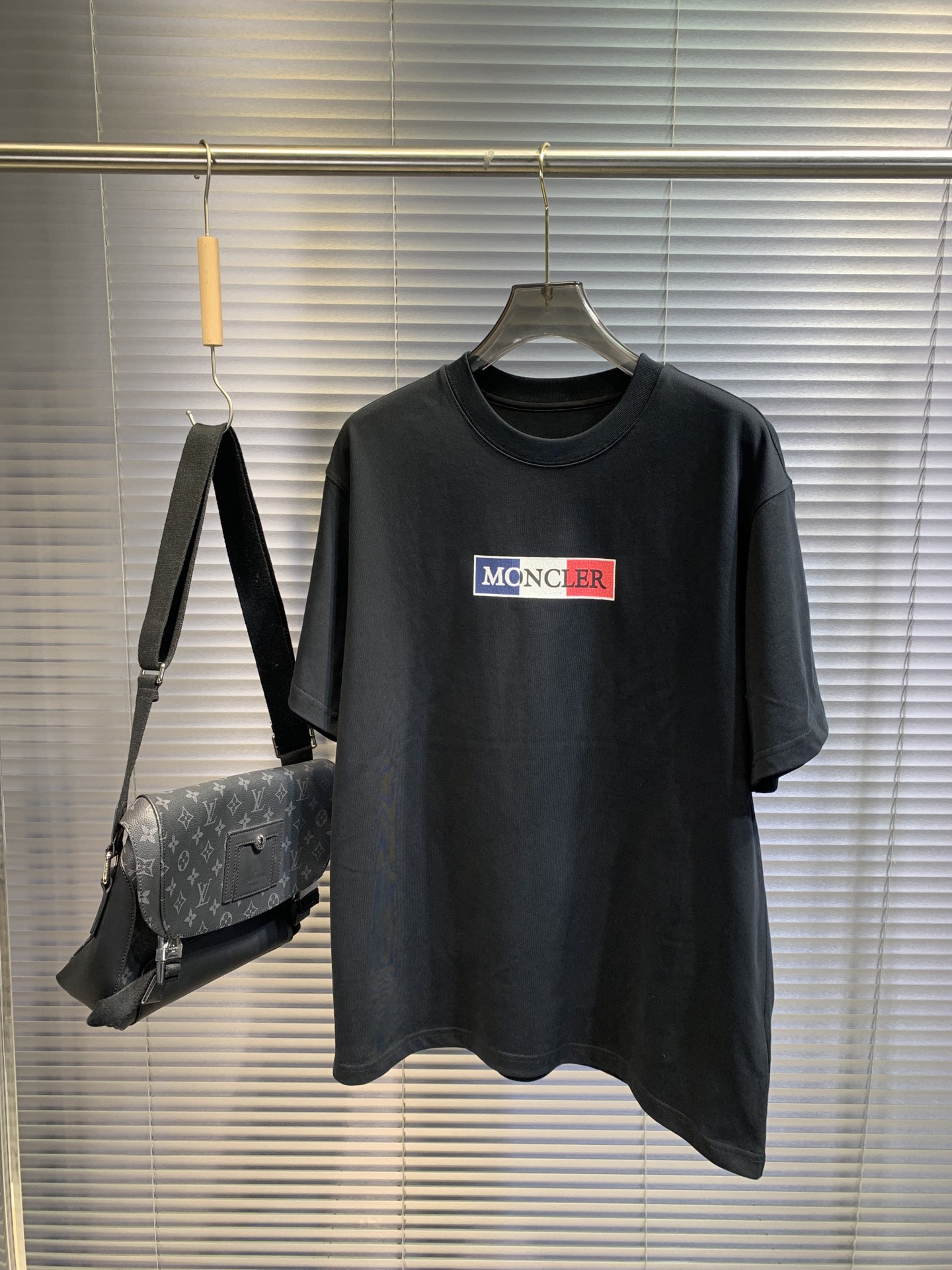 人気No1 2024 モンクレール 新作 半袖Tシャツ 偽物