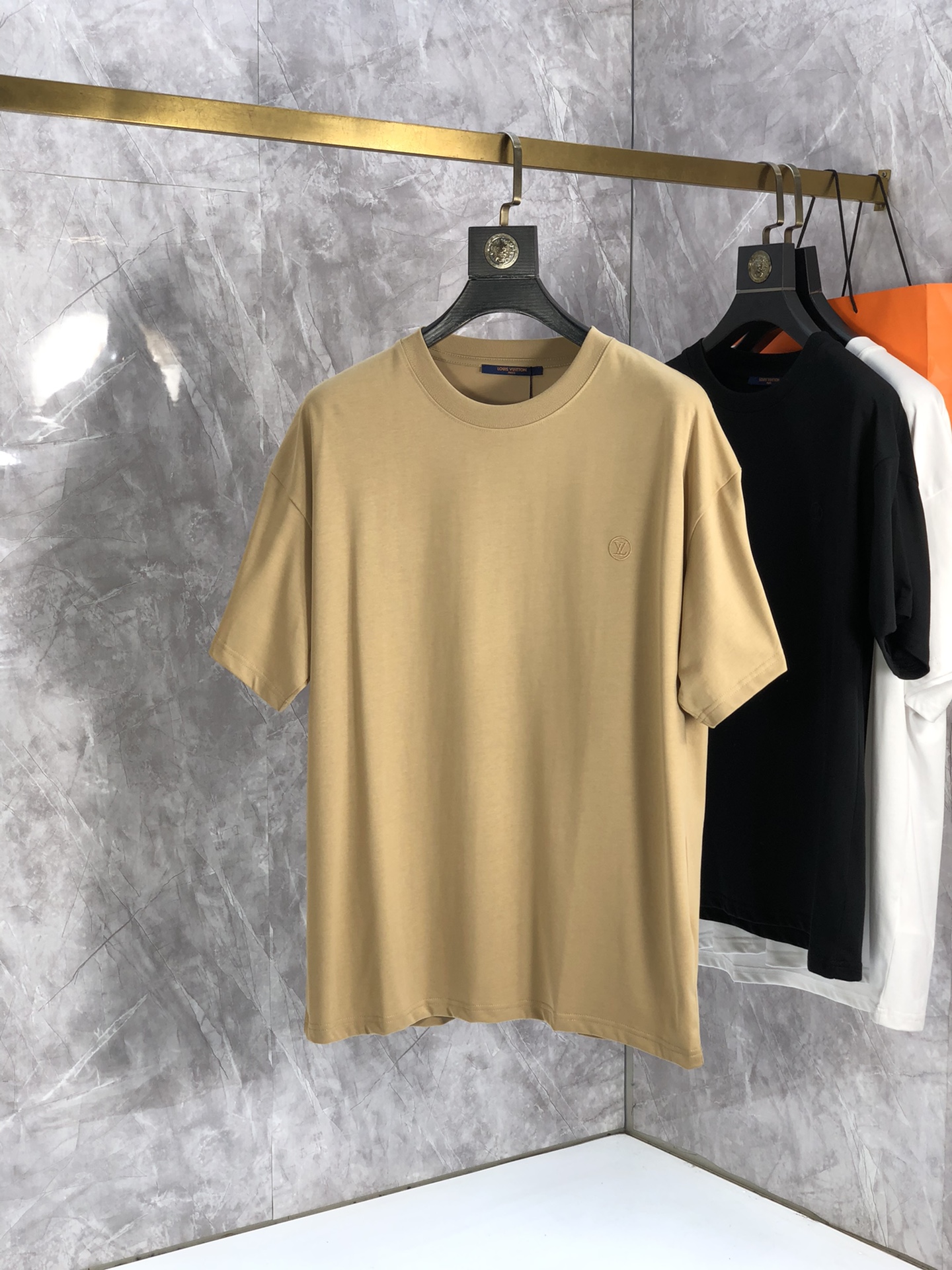 ★日本!!人気！2024 ルイヴィトン 新作 半袖Tシャツ 偽物 3色
