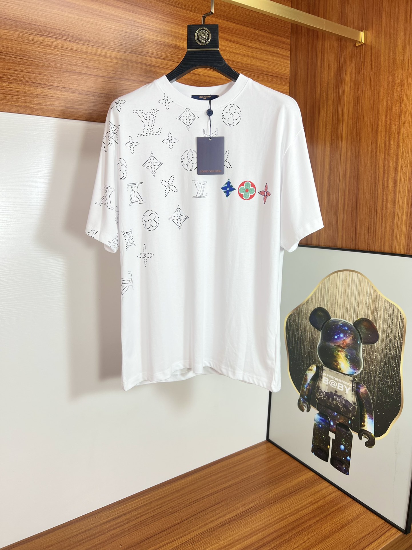 肌触り最高な 2024 ルイヴィトン 新作 半袖Tシャツ スーパーコピー