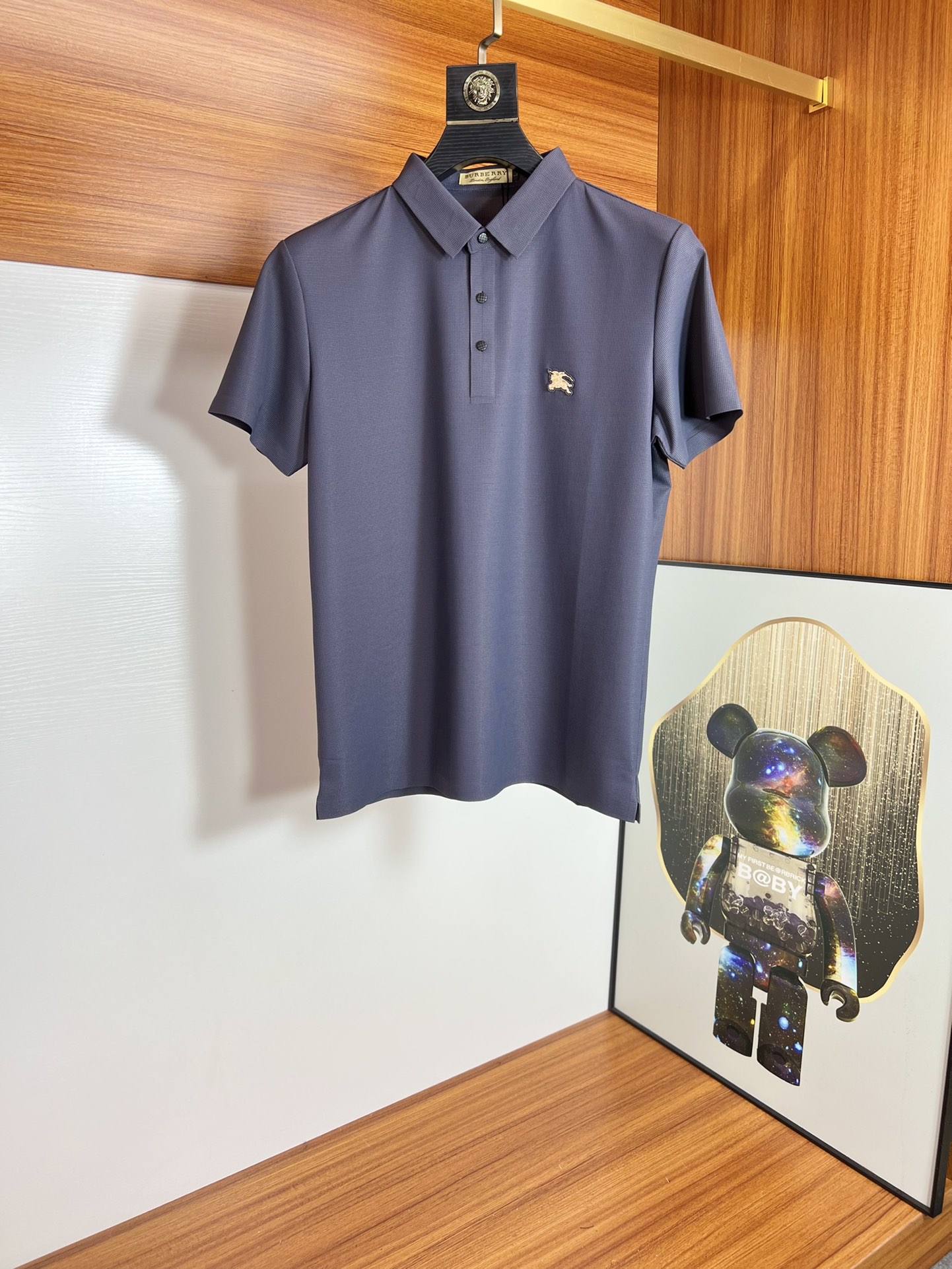 一目惚れ♪ 2024 バーバリー 新作 半袖Tシャツ 偽物