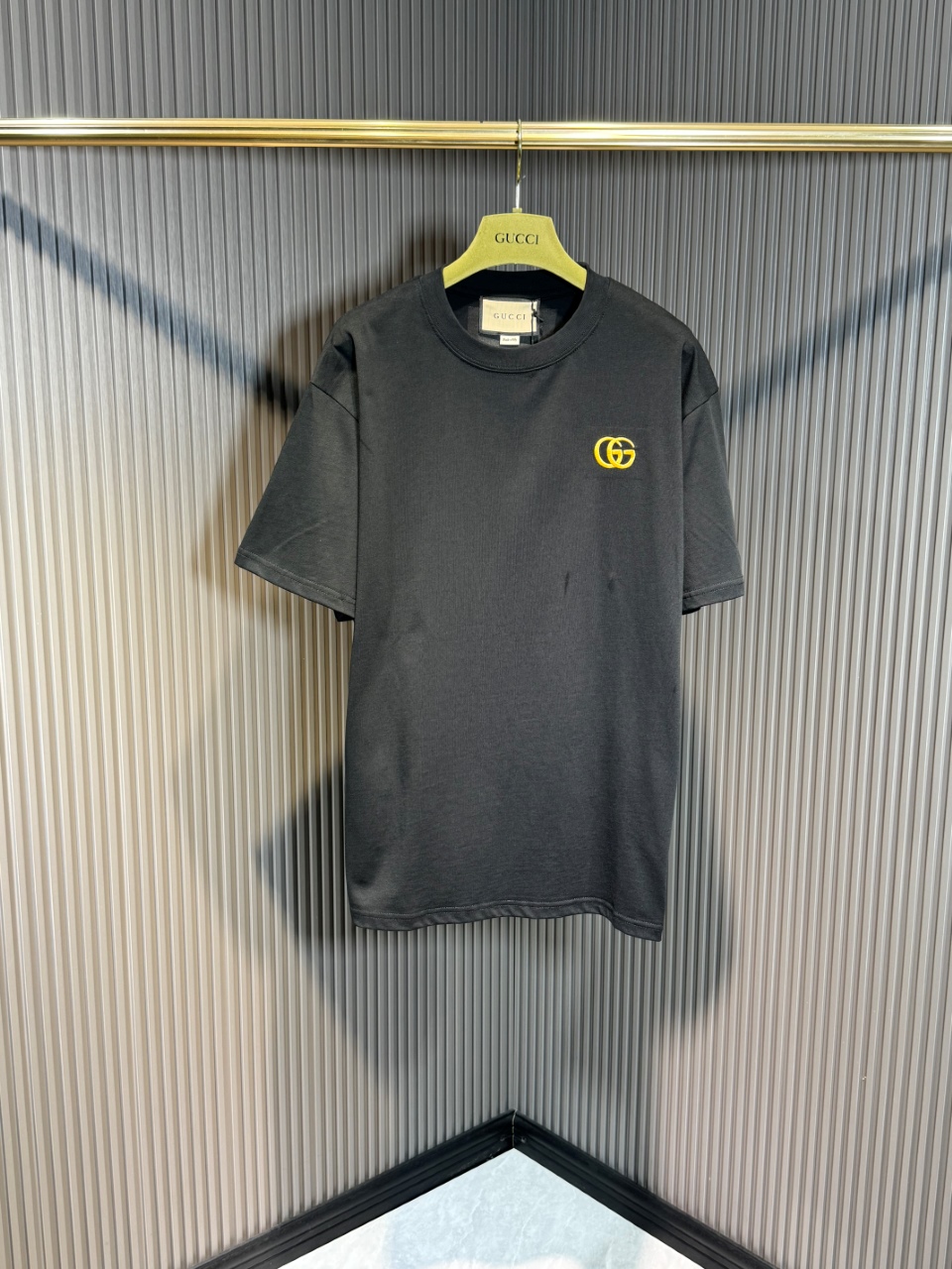 使い勝手良 2024 グッチ 新作 半袖Tシャツ スーパーコピー
