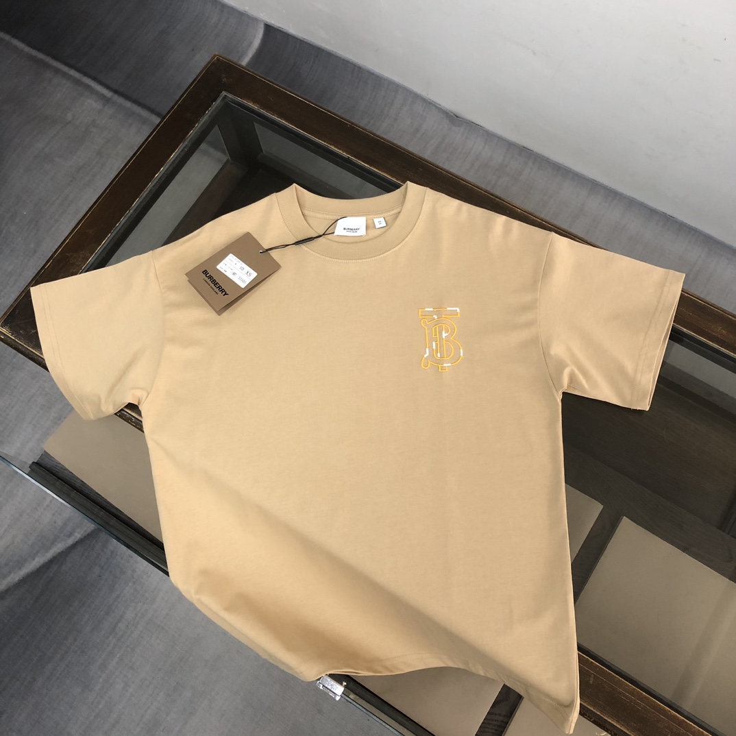 即発送！2024 バーバリー 新作 半袖Tシャツ スーパーコピー