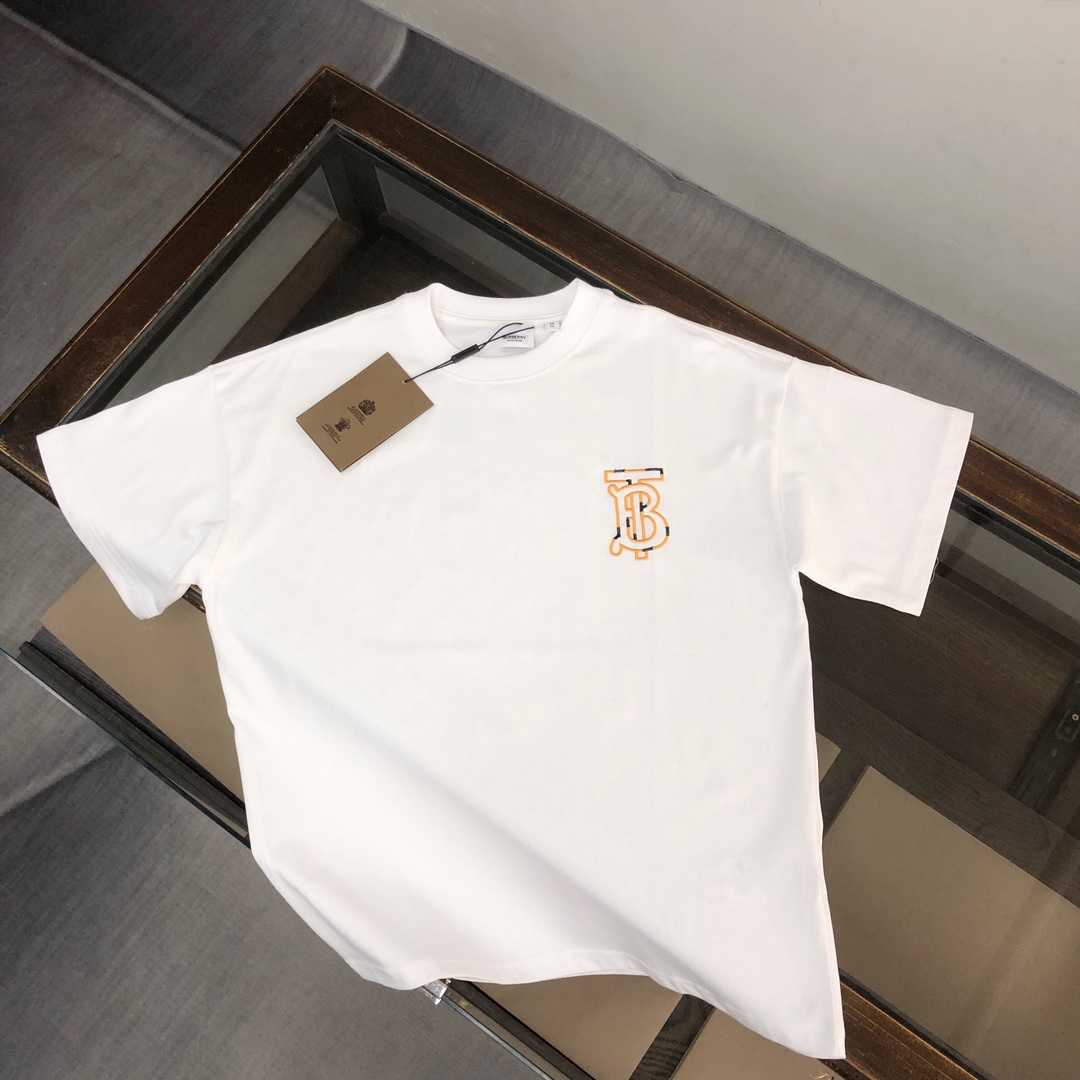 定番人気！2024 バーバリー 新作 半袖Tシャツ コピー