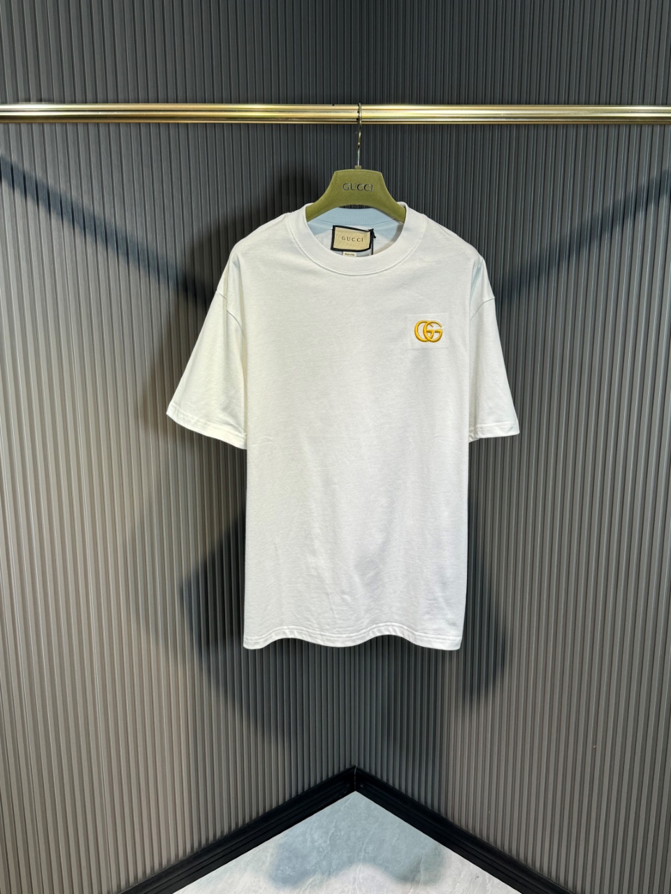 完売前に！2024 グッチ 新作 半袖Tシャツ 偽物