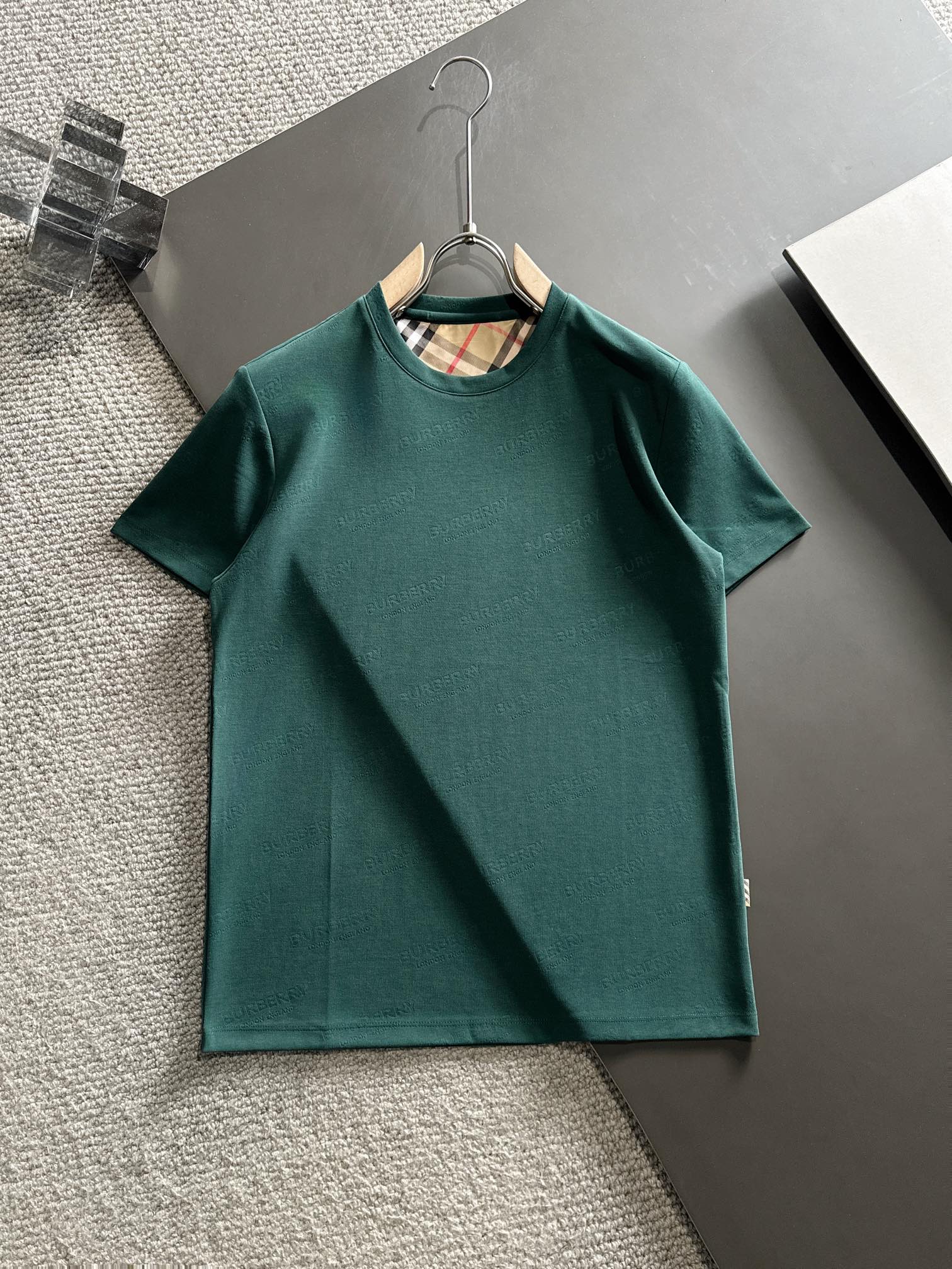 すぐ届く 2024 バーバリー 新作 半袖Tシャツ スーパーコピー