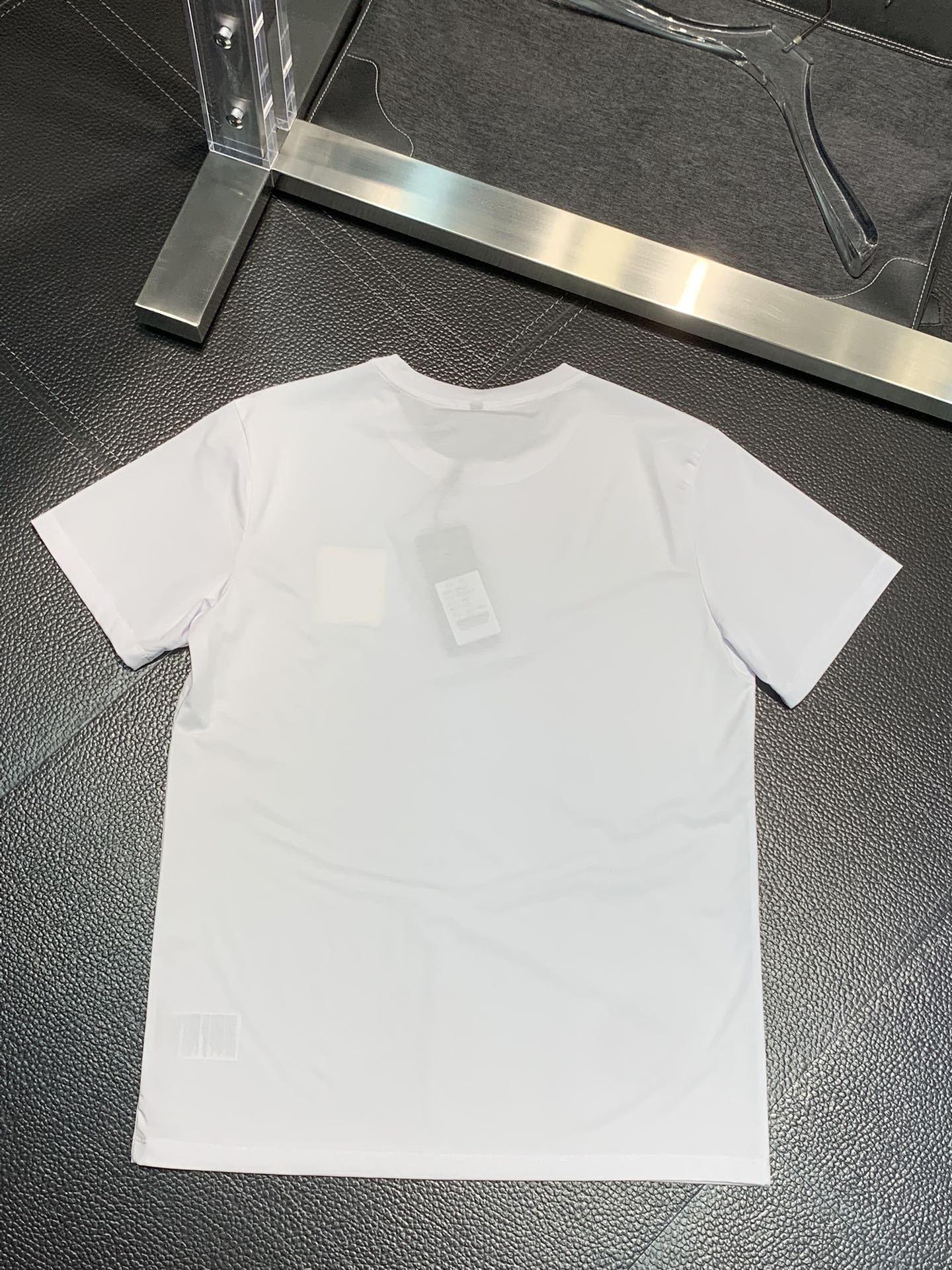 超限定♪ 2024 バーバリー 新作 半袖Tシャツ スーパーコピー 3色