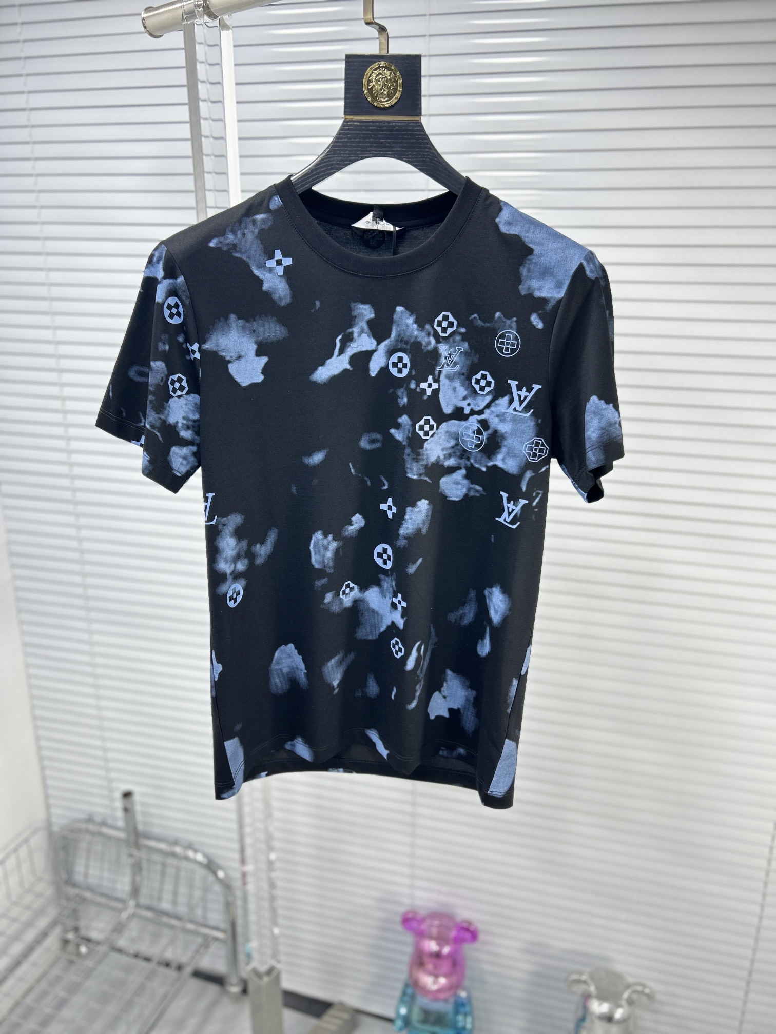 絶対欲しい！2024 ルイヴィトン 新作 半袖Tシャツ 偽物