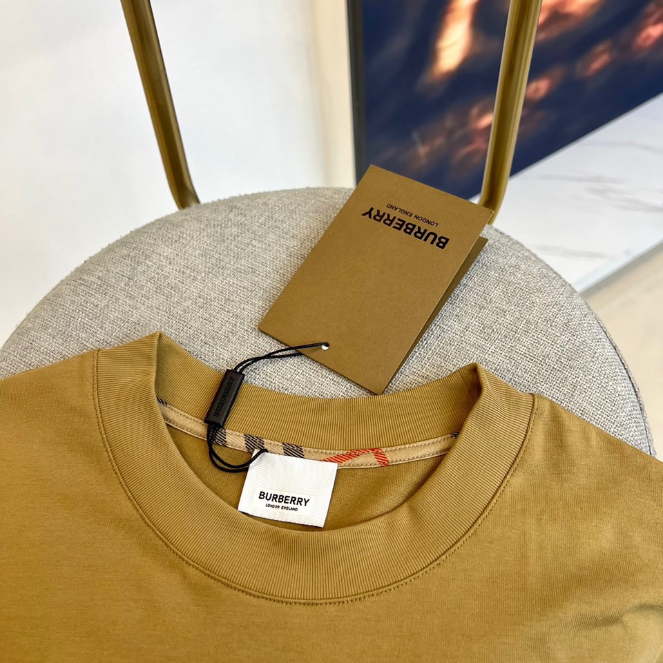 【限定カラー】2024 バーバリー 新作 半袖Tシャツ 偽物