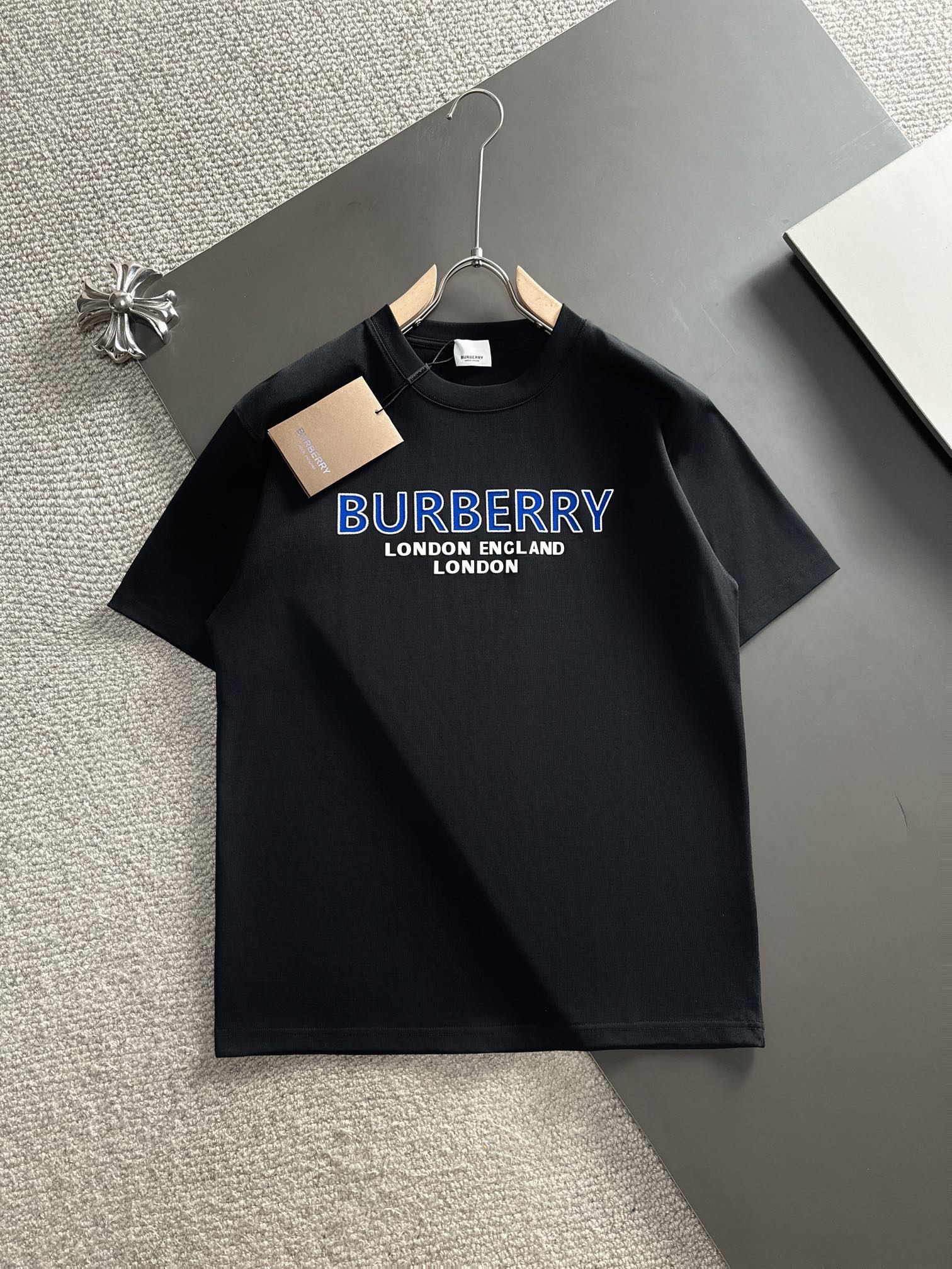 人気No1★ 2024 バーバリー 新作 半袖Tシャツ コピー