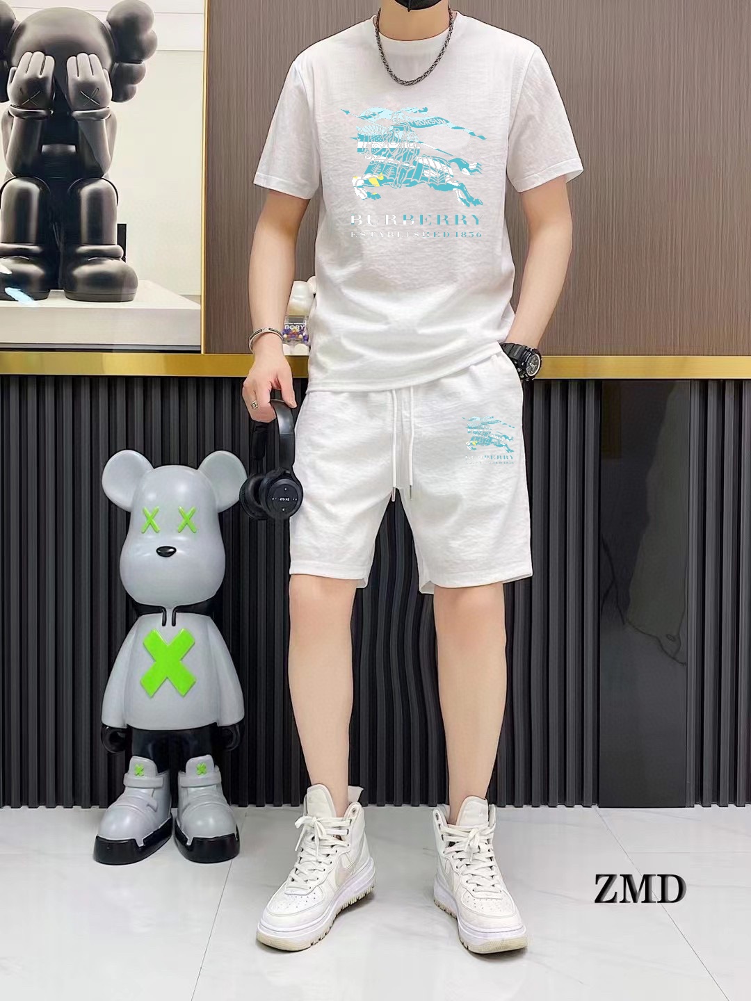 入手困難品！2024 バーバリー 新作 セットアップ 偽物 2色