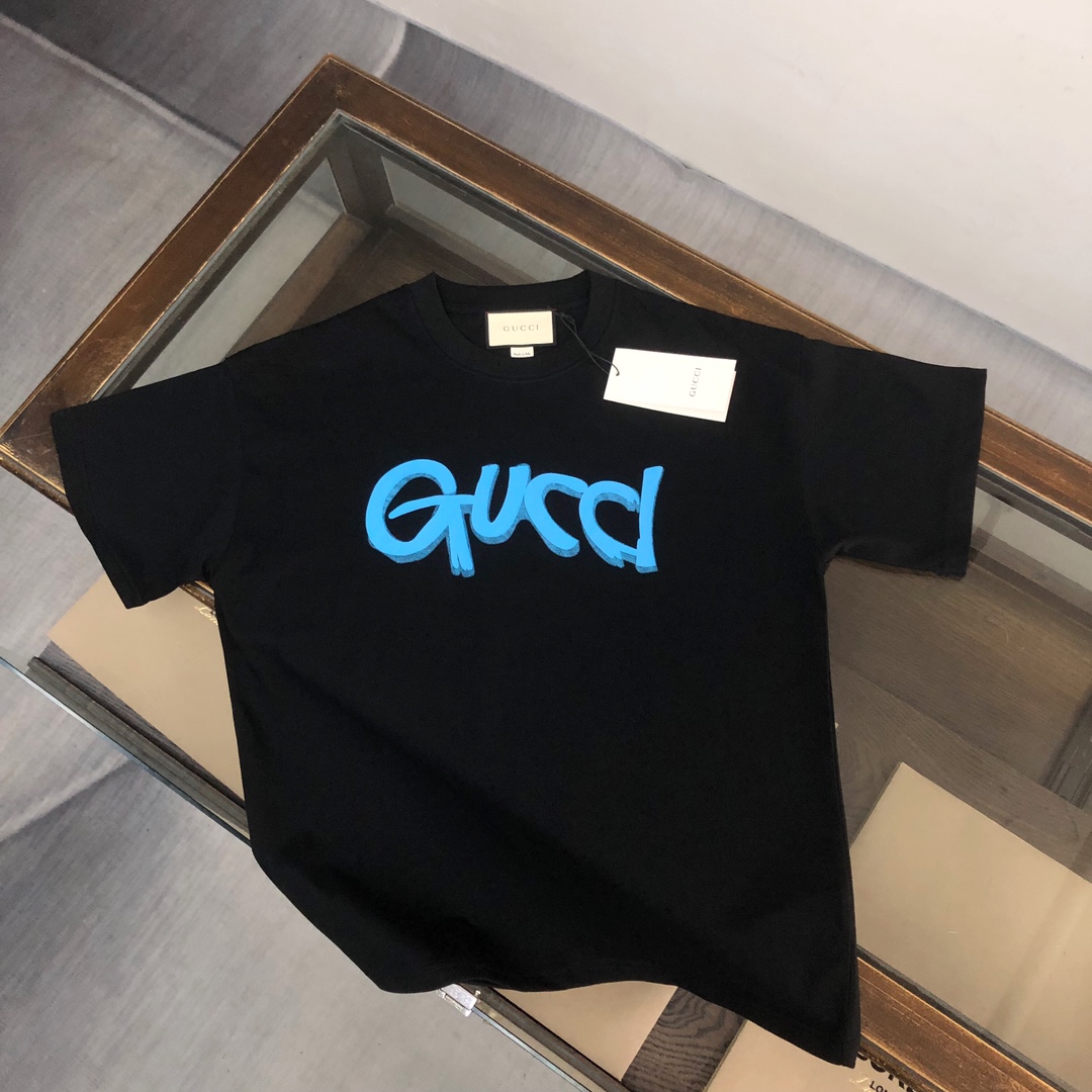 送料込 2024 グッチ 新作 半袖Tシャツ 偽物