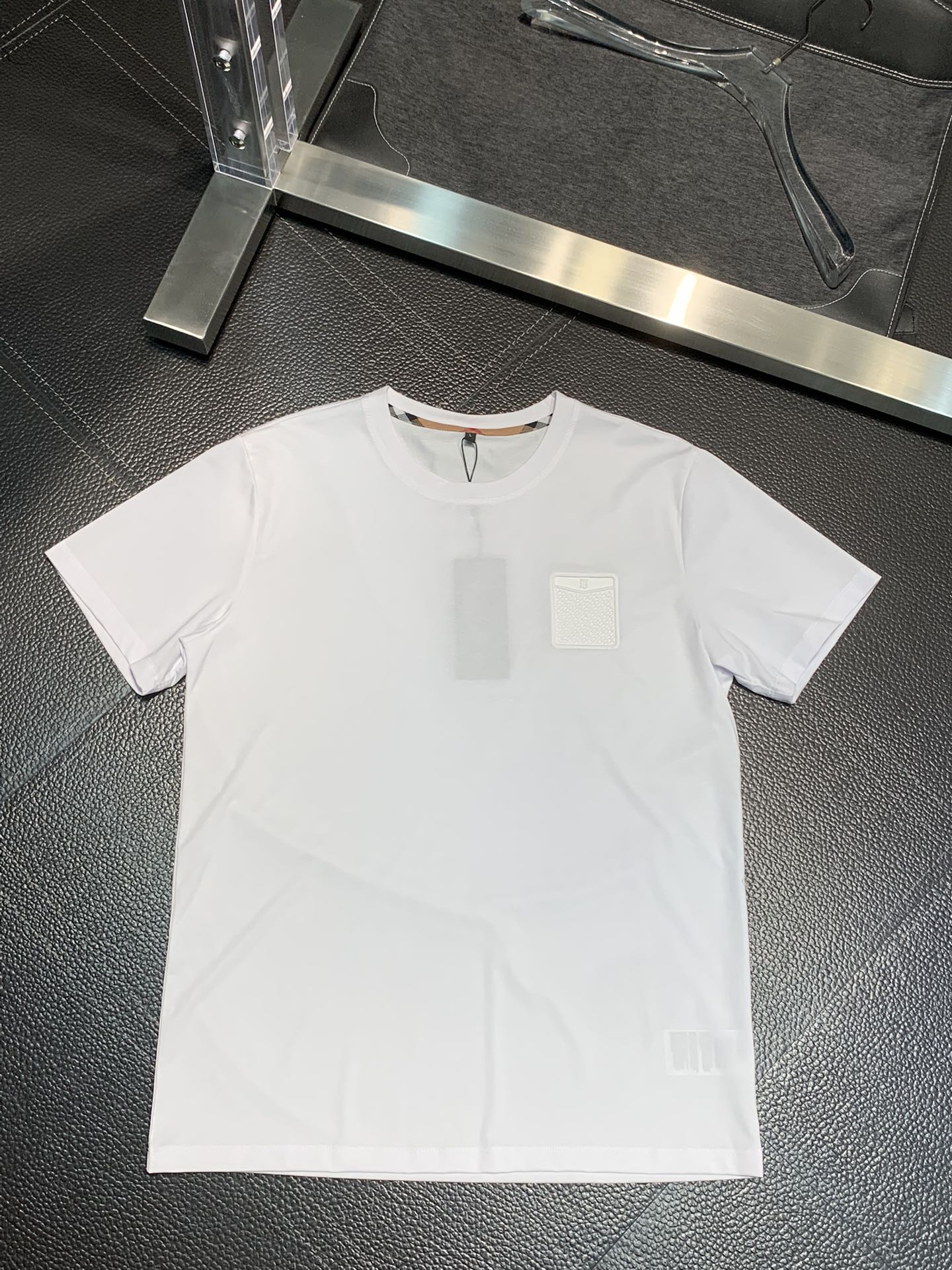 超限定♪ 2024 バーバリー 新作 半袖Tシャツ スーパーコピー 3色