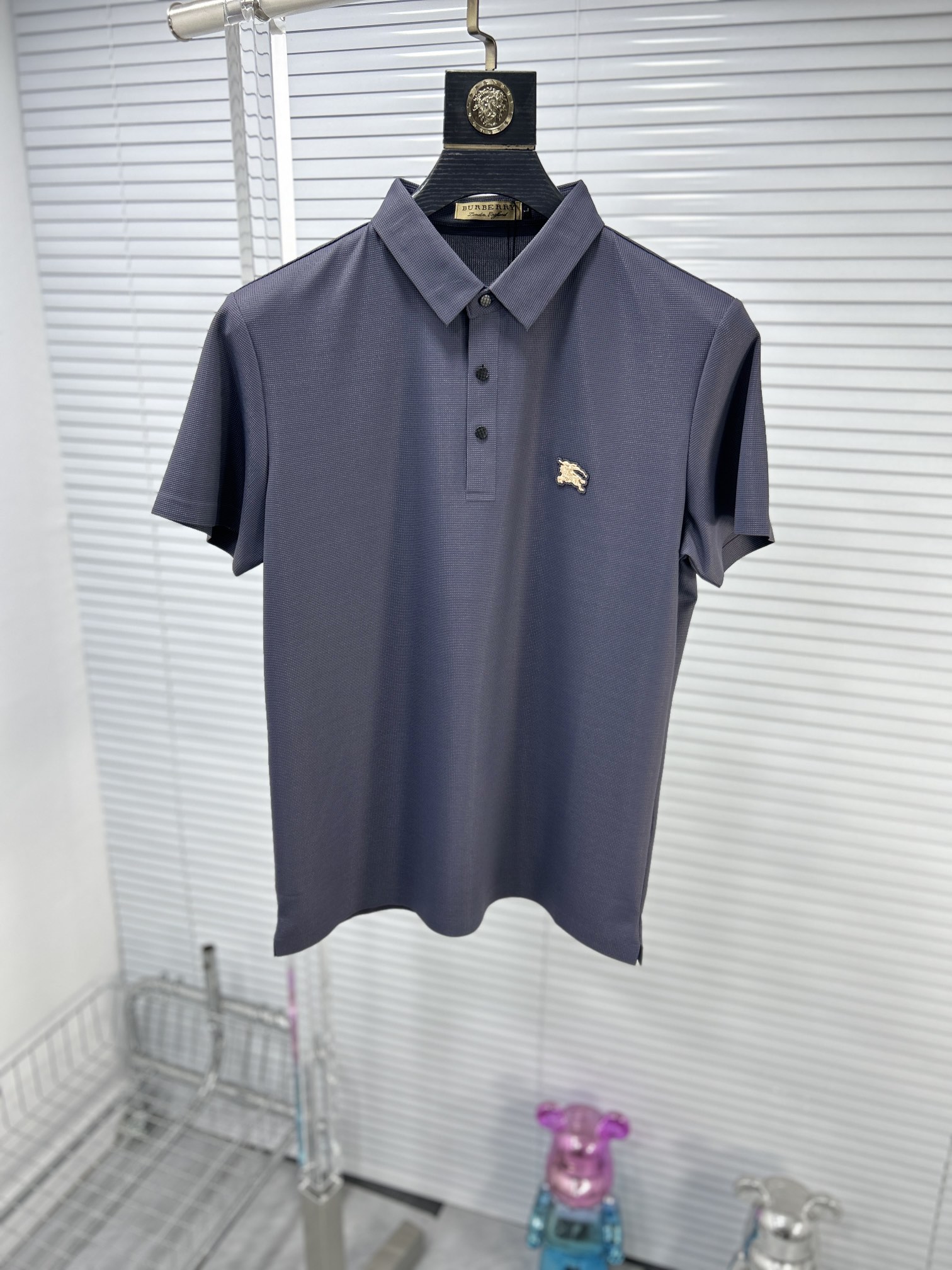 争奪戦 2024 バーバリー 新作 半袖Tシャツ 偽物