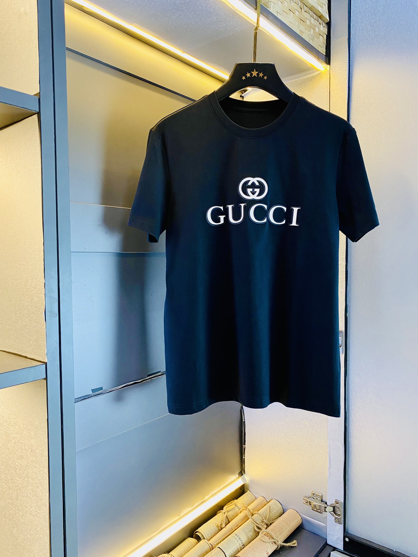 送料込 2024 グッチ 新作 半袖Tシャツ 偽物