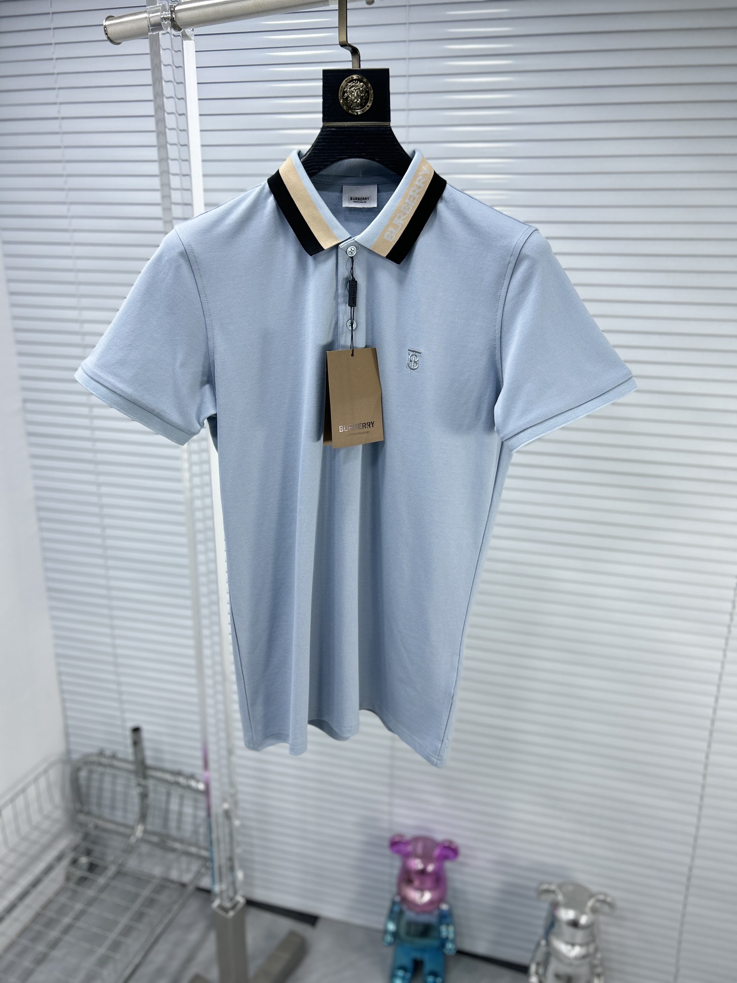 争奪戦 2024 バーバリー 新作 半袖Tシャツ 偽物