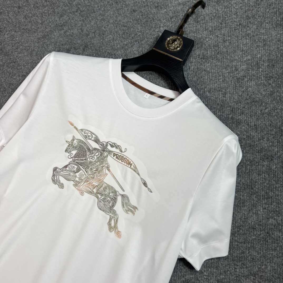 肌触り最高な 2024 バーバリー 新作 半袖Tシャツ 偽物
