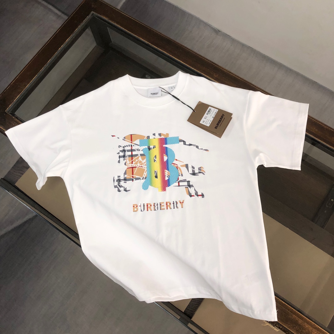 送料込 2024 バーバリー 新作 半袖Tシャツ コピー