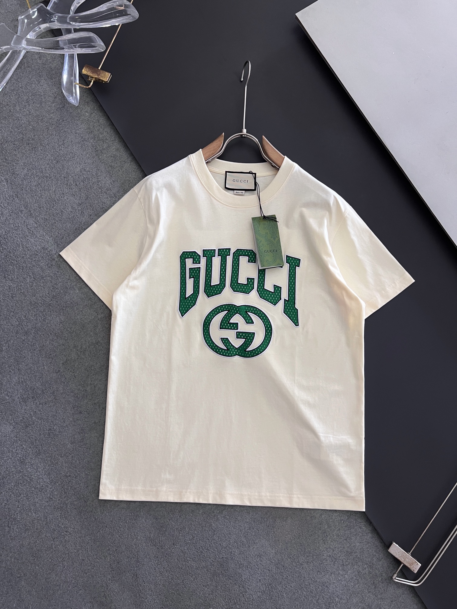 【使い勝手抜群】2024 グッチ 新作 半袖Tシャツ 偽物 2色