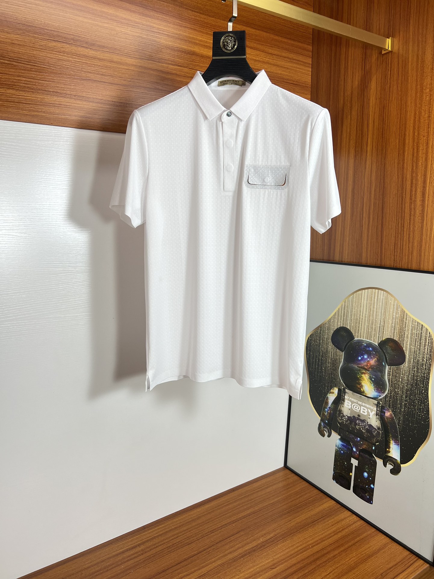 人気No1 2024 バーバリー 新作 半袖Tシャツ 偽物
