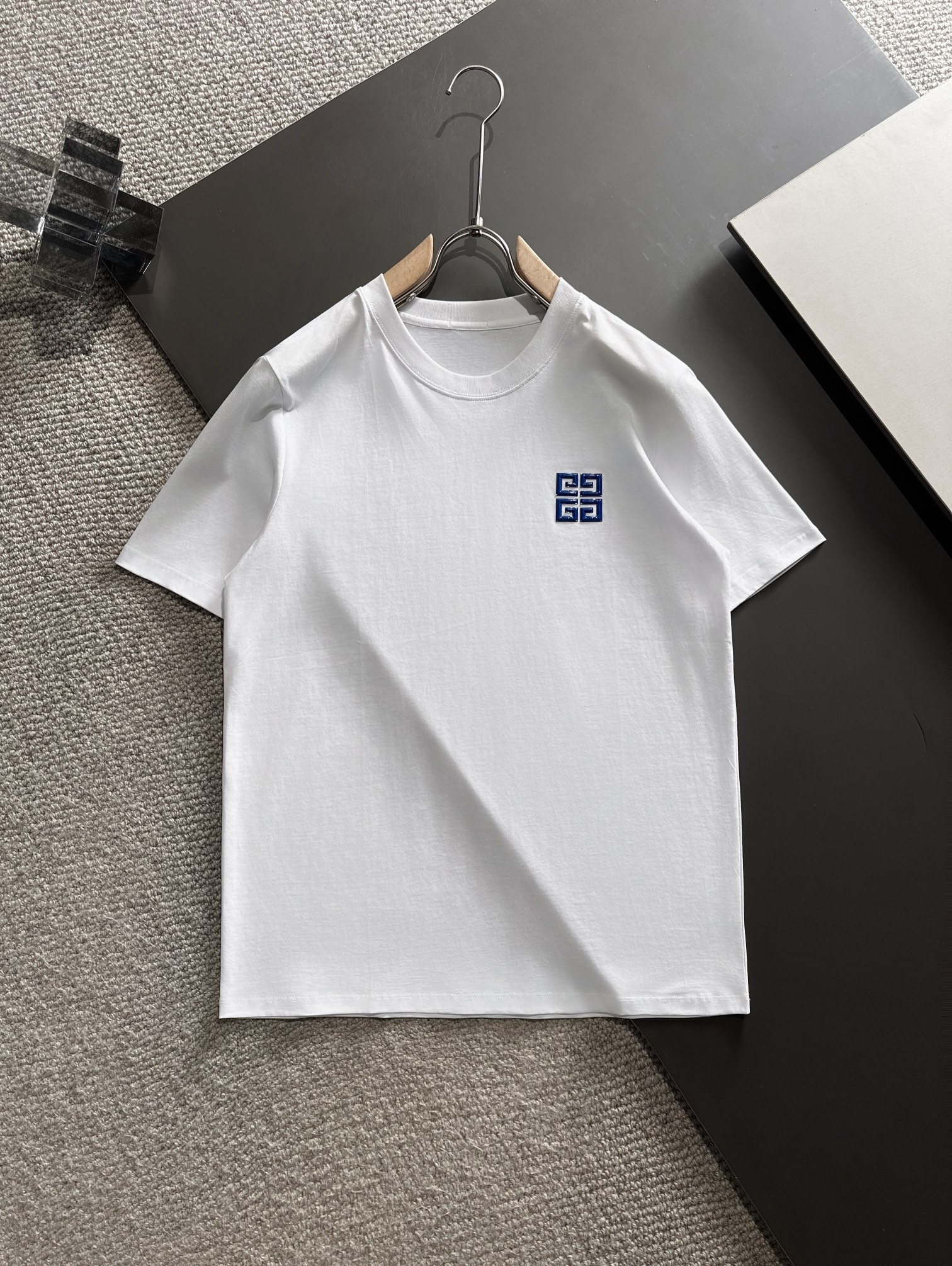 肌触り最高な 2024 ジバンシー 新作 半袖Tシャツ コピー