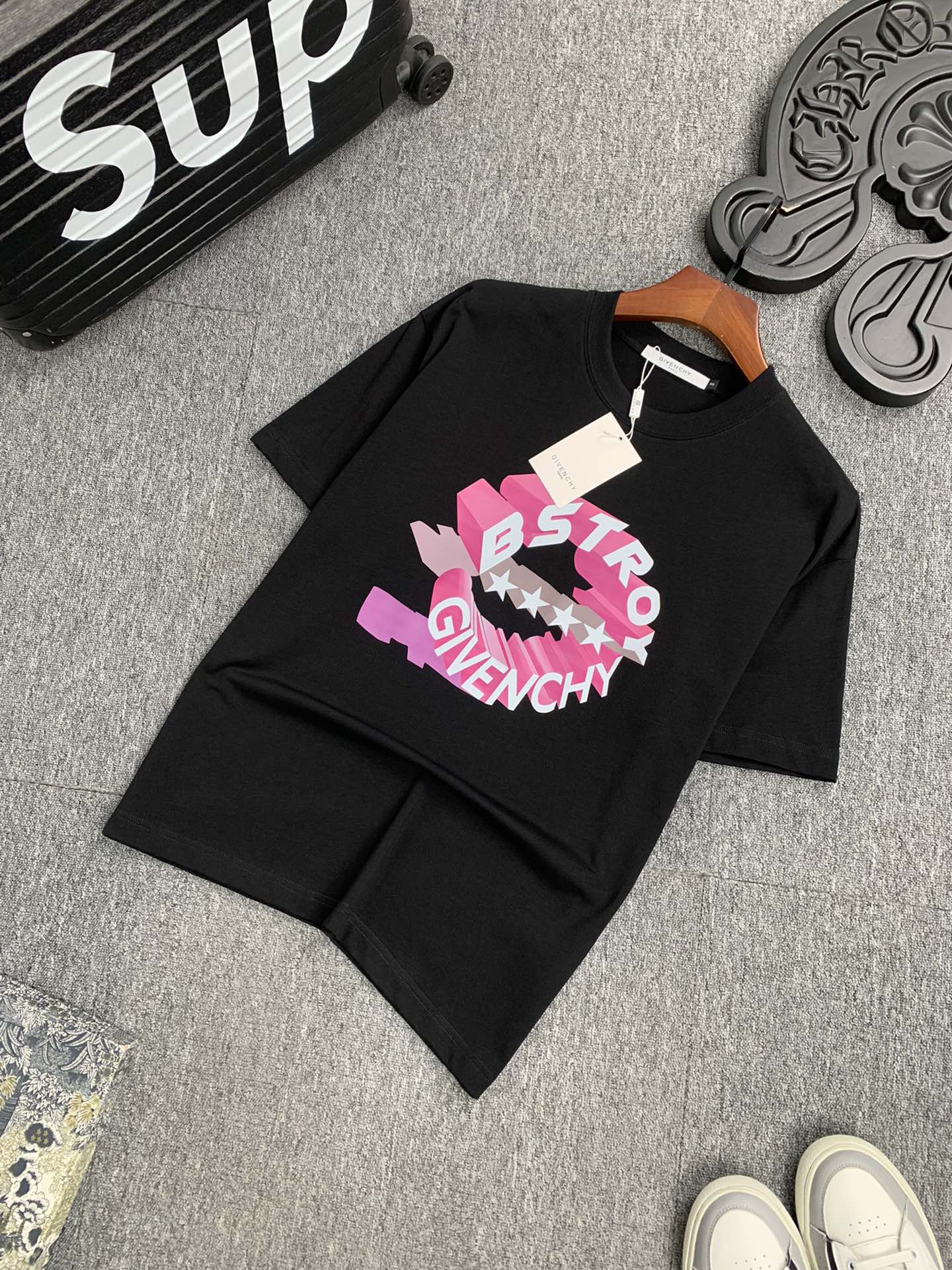 【使い勝手抜群】 2024 ジバンシー 新作 半袖Tシャツ スーパーコピー 2色