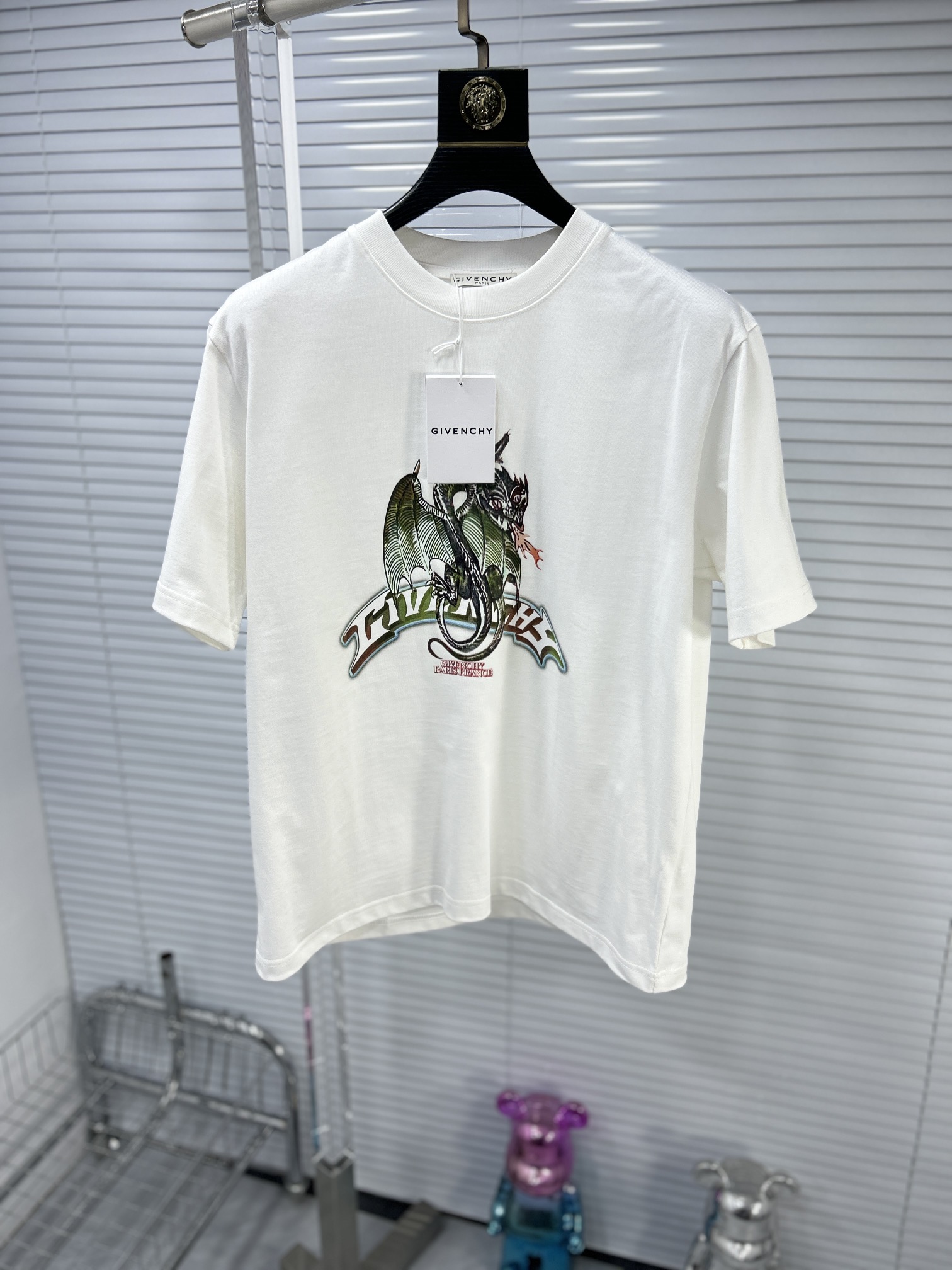 人気急上昇新作 2024 ジバンシー 新作 半袖Tシャツ コピー