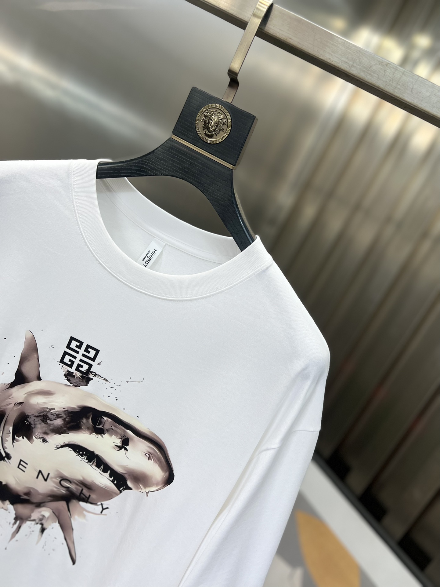 累積売上総額第１位！2024 ジバンシー 新作 半袖Tシャツ コピー 2色