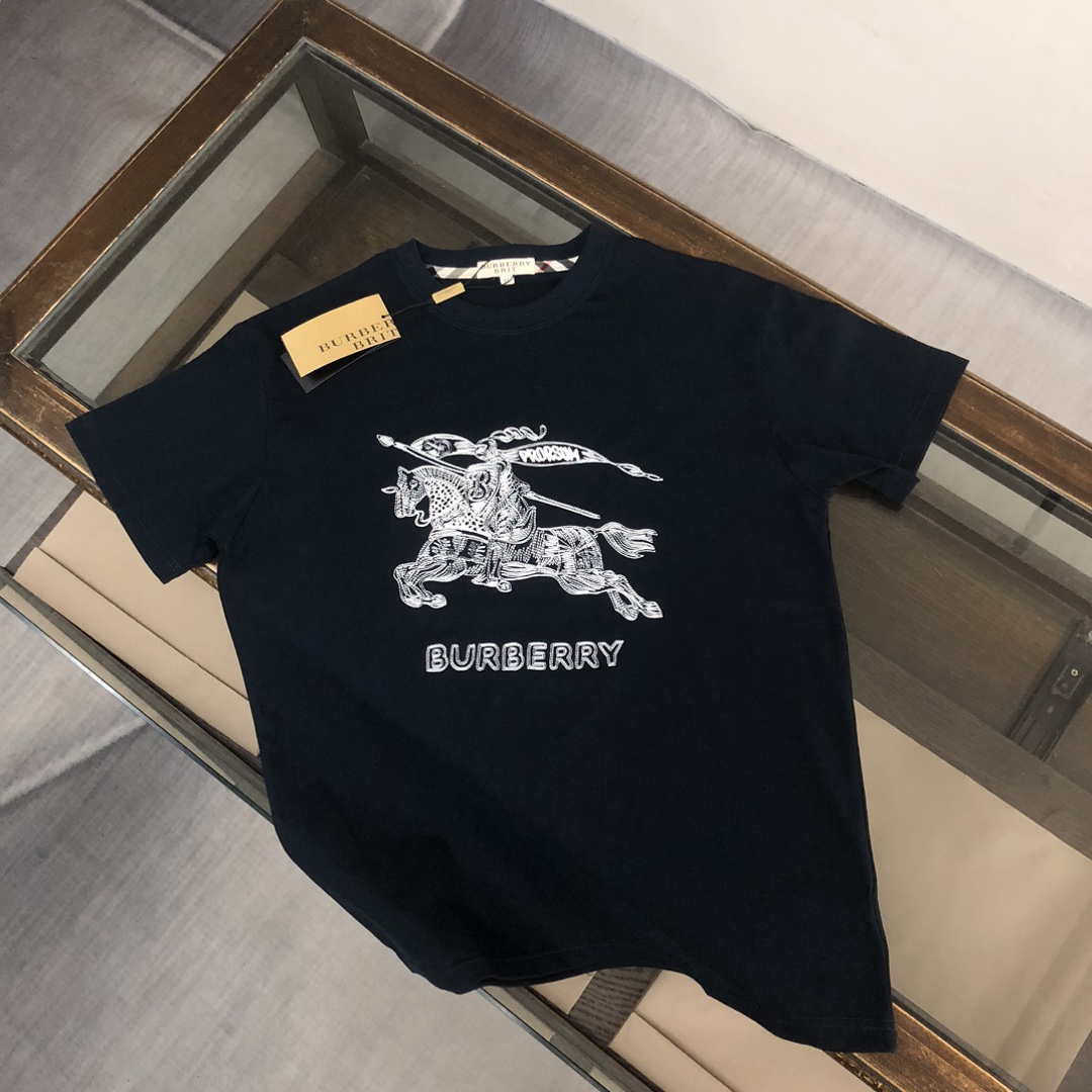 争奪戦 2024 バーバリー 新作 半袖Tシャツ 偽物