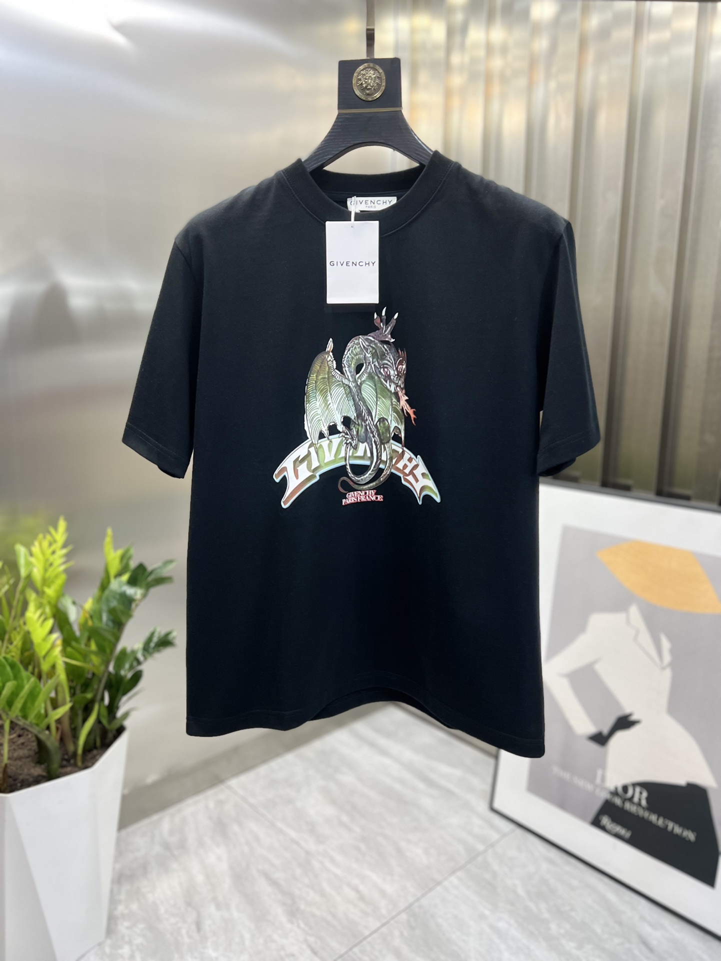 絶対欲しい！2024 ジバンシー 新作 半袖Tシャツ スーパーコピー