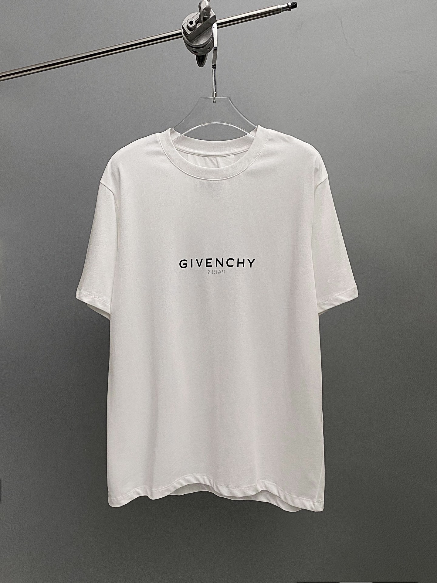売上総額１位！2024 ジバンシー 新作 半袖Tシャツ 偽物