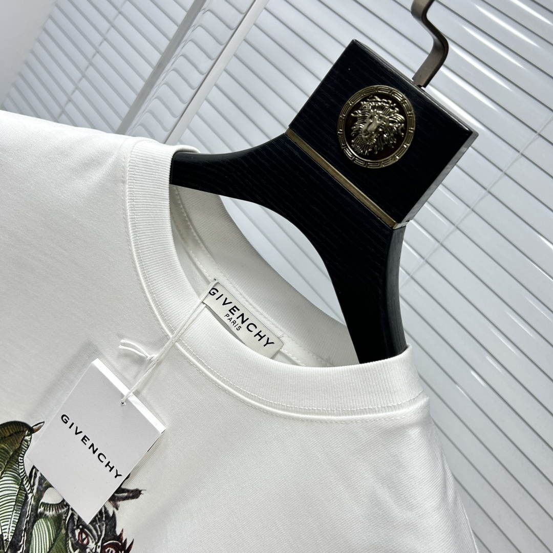 人気急上昇新作 2024 ジバンシー 新作 半袖Tシャツ コピー
