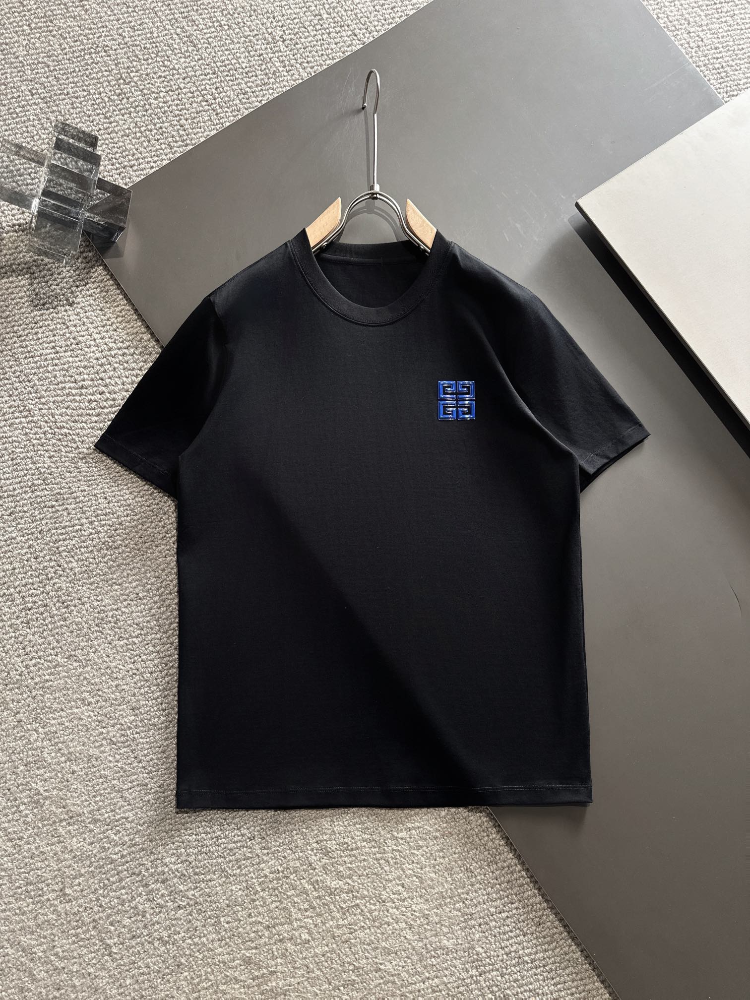 注目度抜群！2024 ジバンシー 新作 半袖Tシャツ スーパーコピー