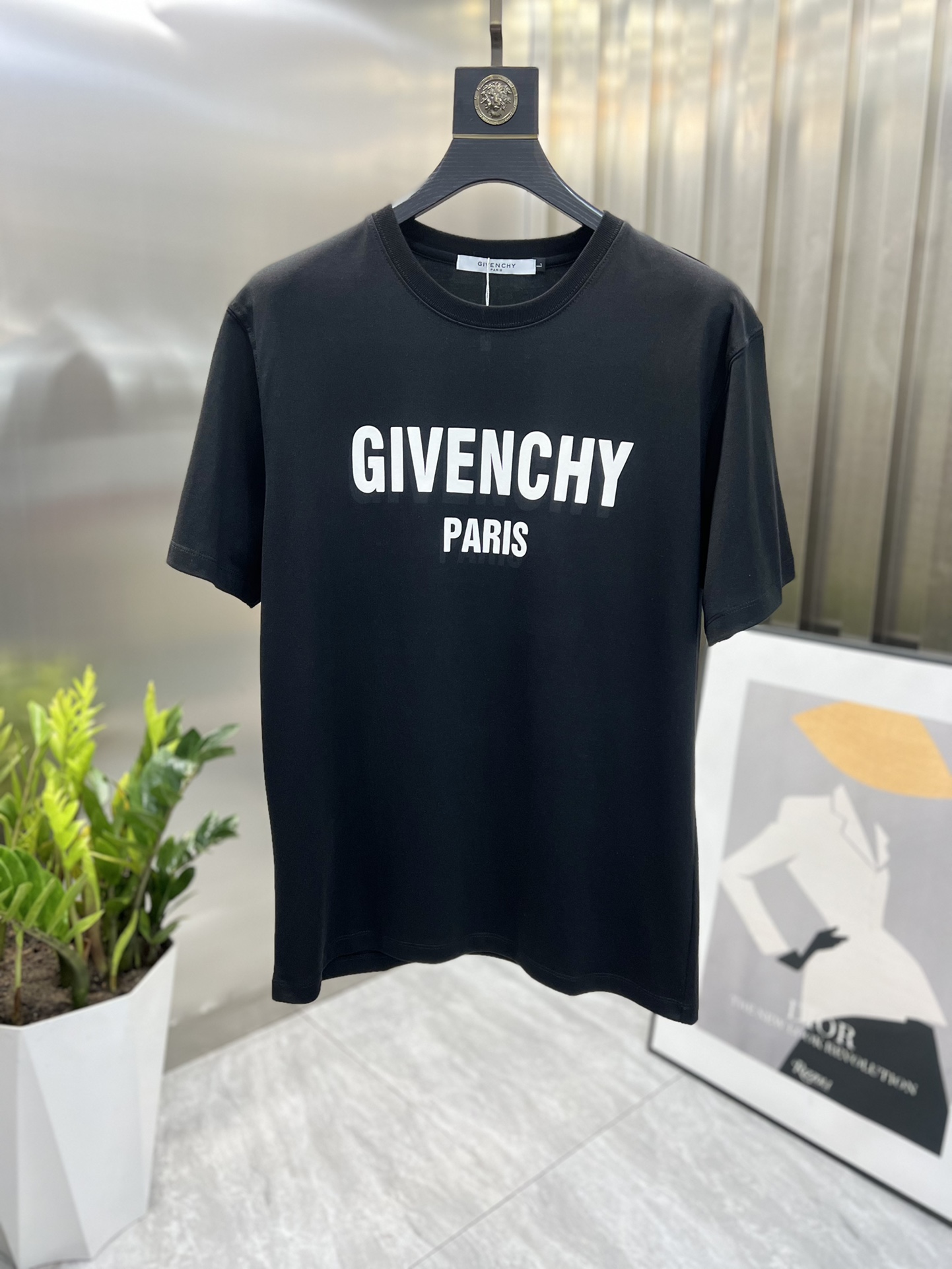 日本未入荷 2024 ジバンシー 新作 半袖Tシャツ コピー