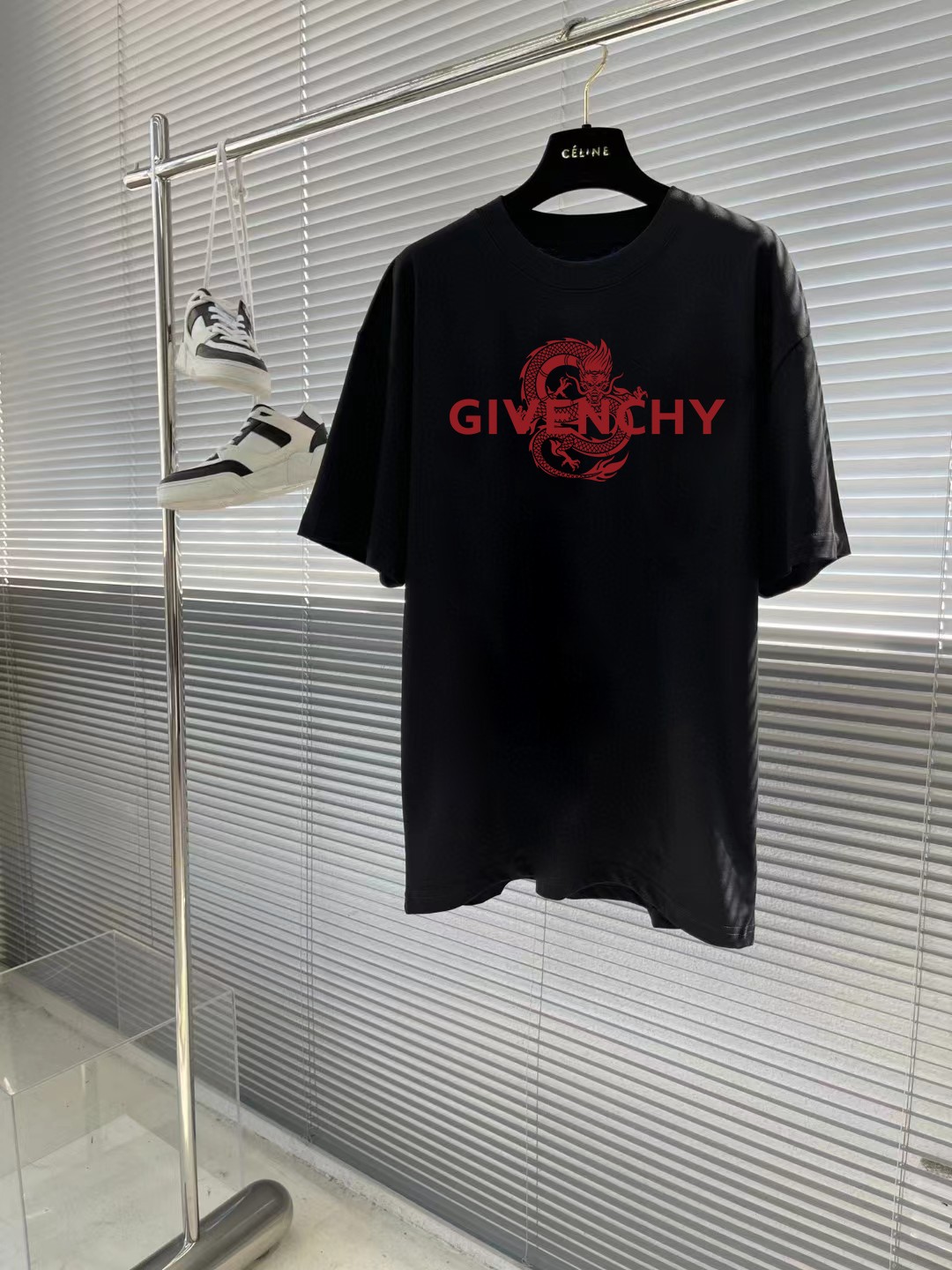 完売必至 2024 ジバンシー 新作 半袖Tシャツ スーパーコピー