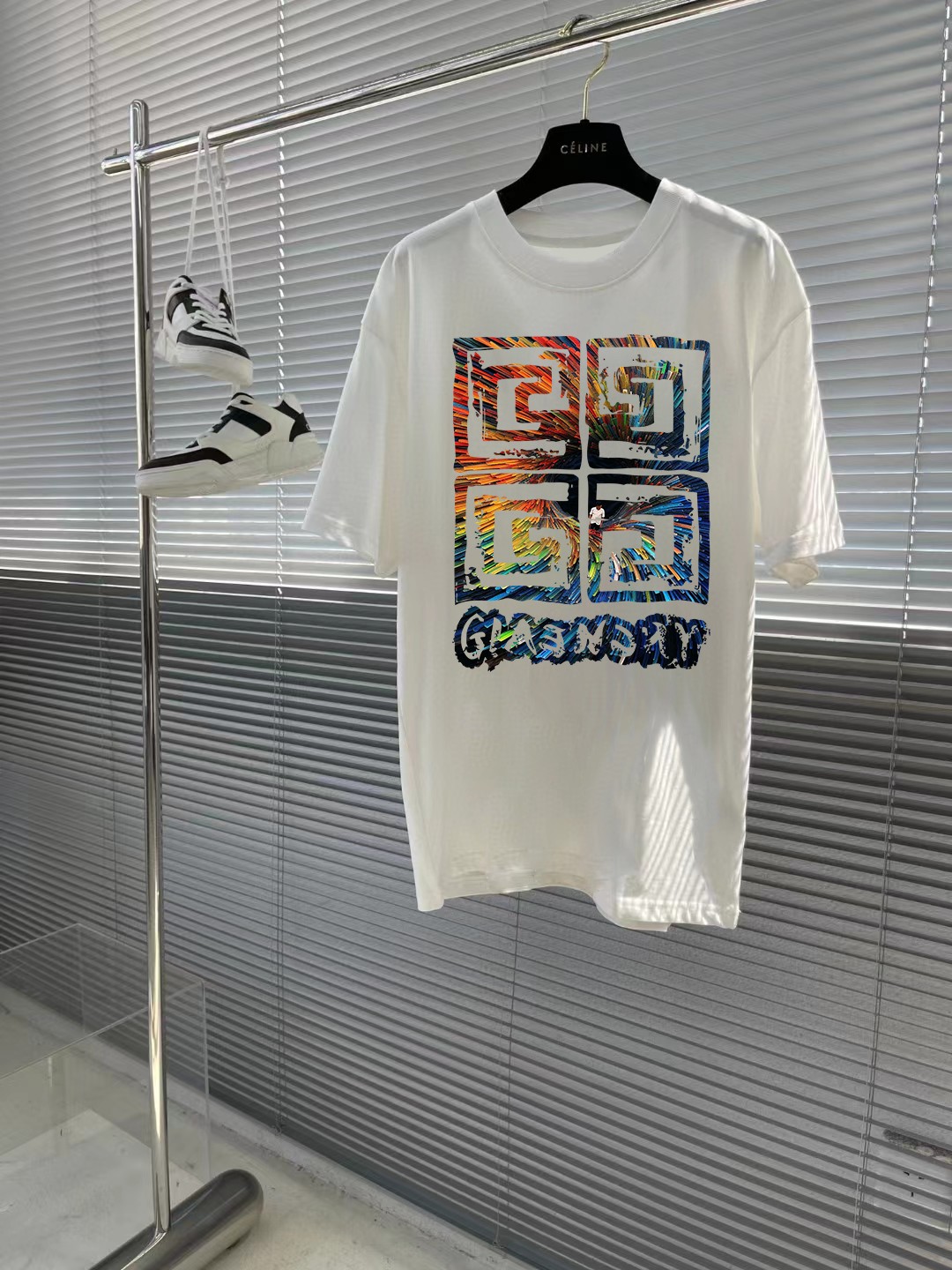 【大特価】2024 ジバンシー 新作 半袖Tシャツ 偽物