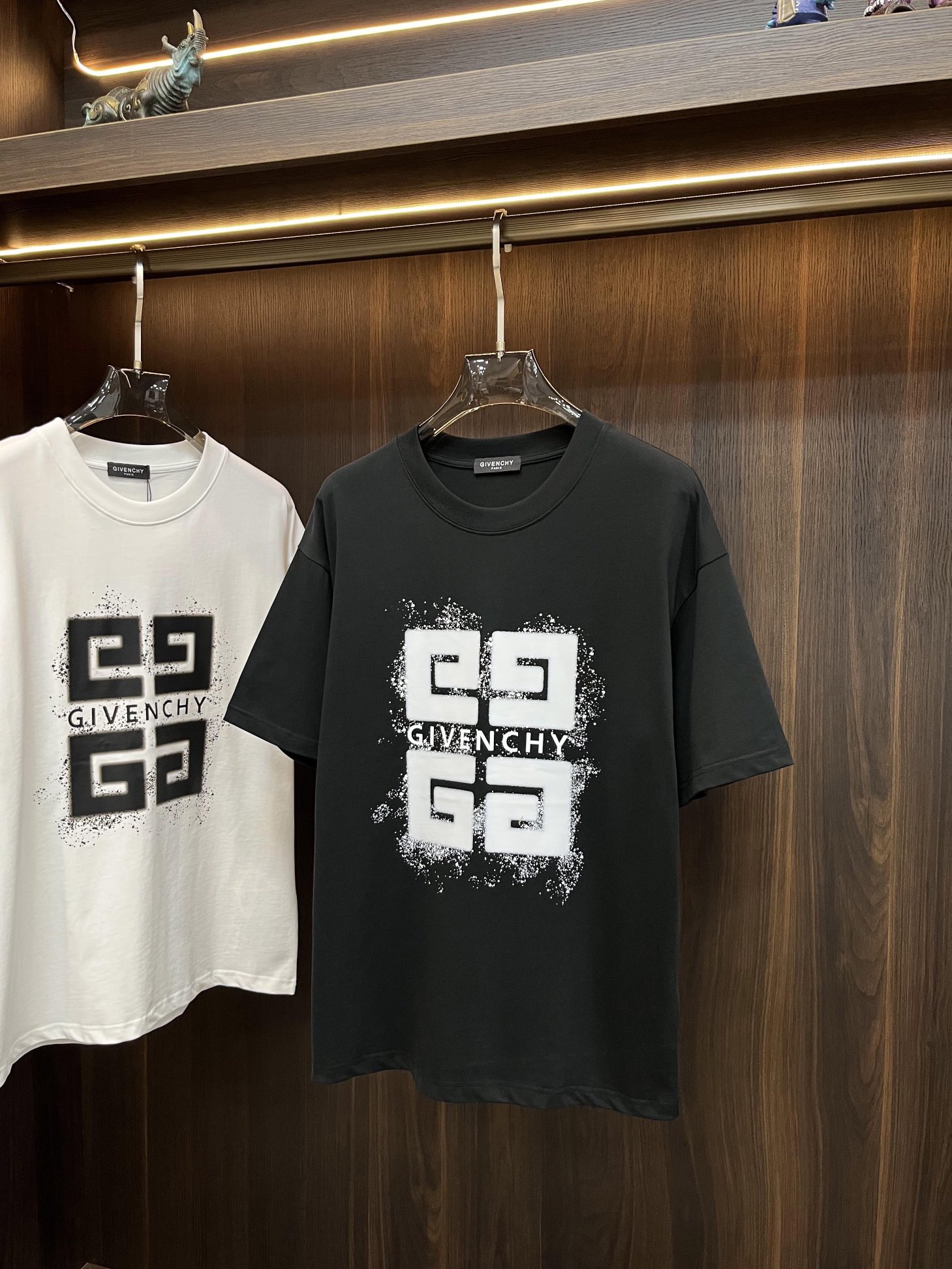 注目度抜群！2024 ジバンシー 新作 半袖Tシャツ コピー