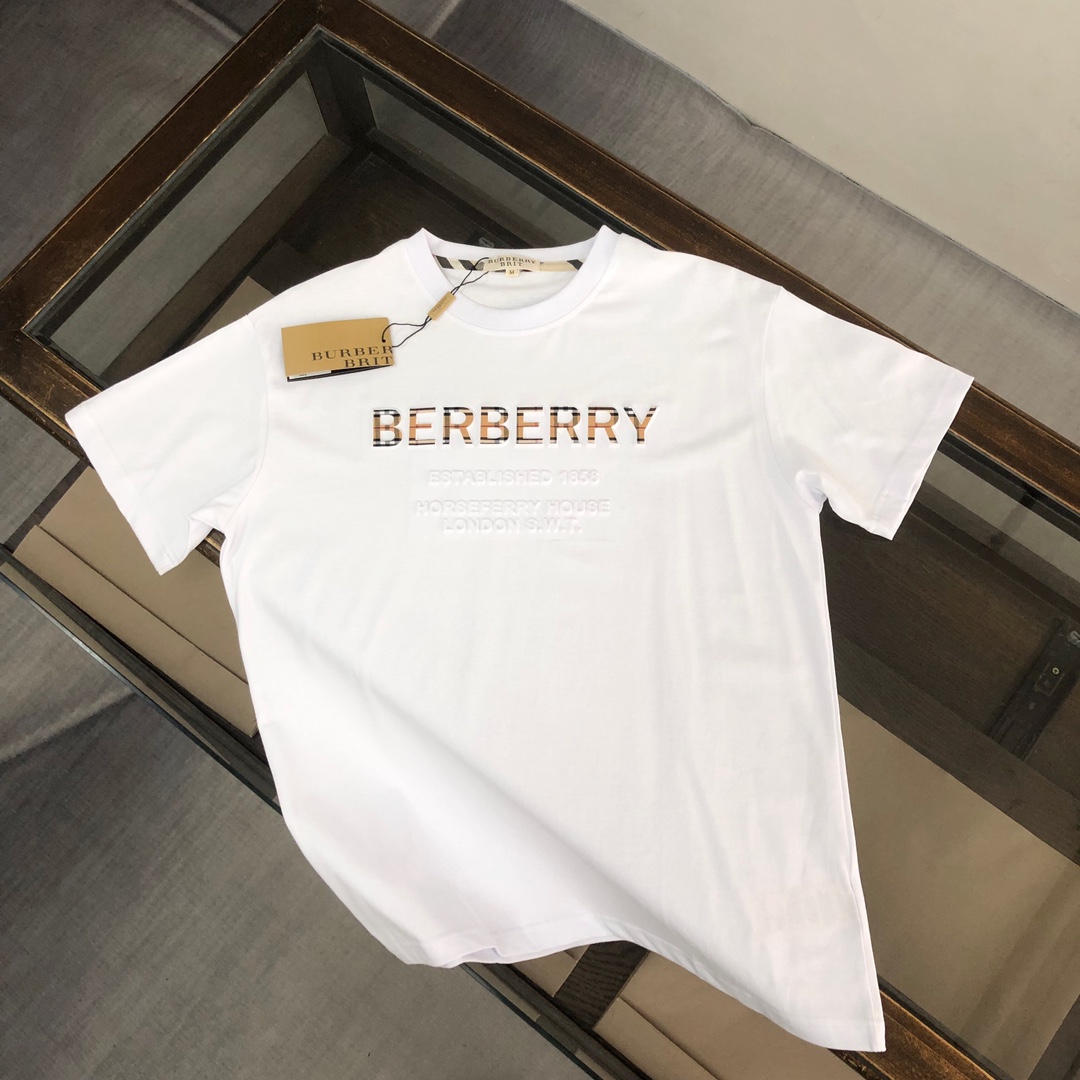 超希少！2024 バーバリー 新作 半袖Tシャツ 偽物