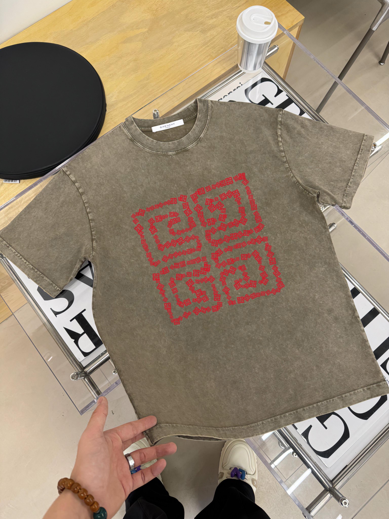 激安価格！2024 ジバンシー 新作 半袖Tシャツ 偽物