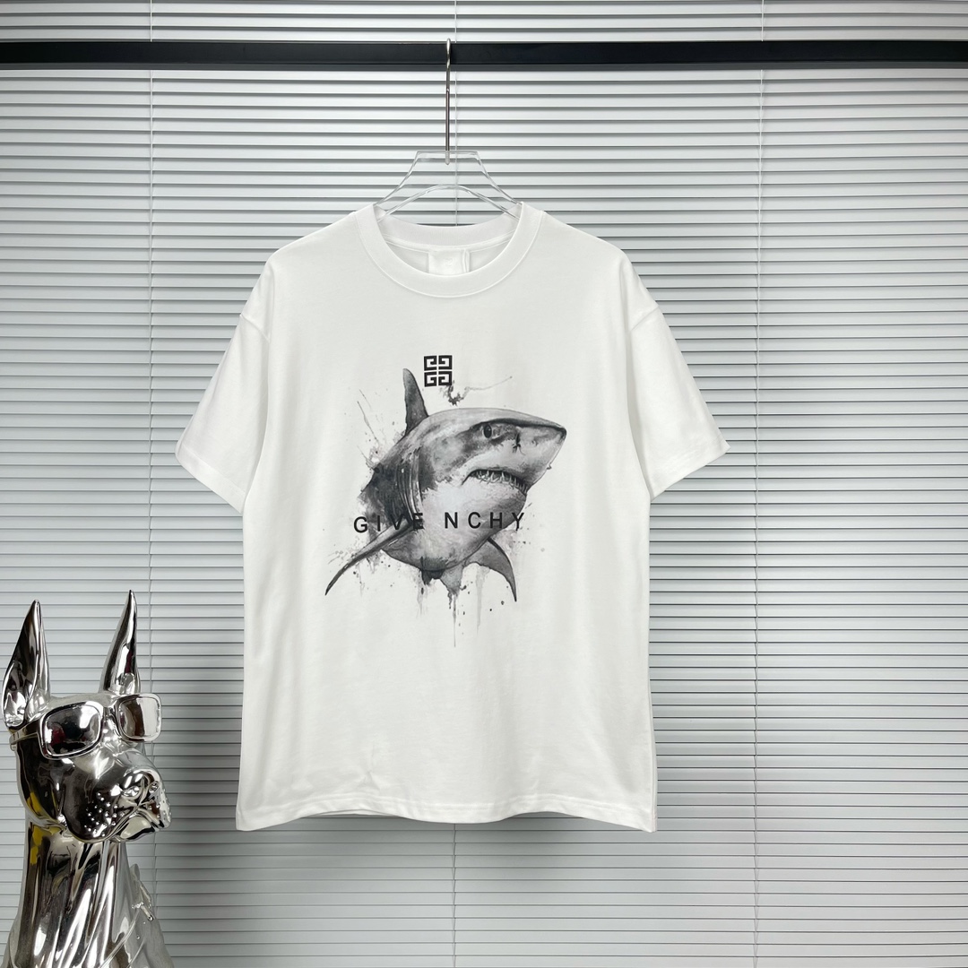 入手困難品！2024 ジバンシー 新作 半袖Tシャツ 偽物