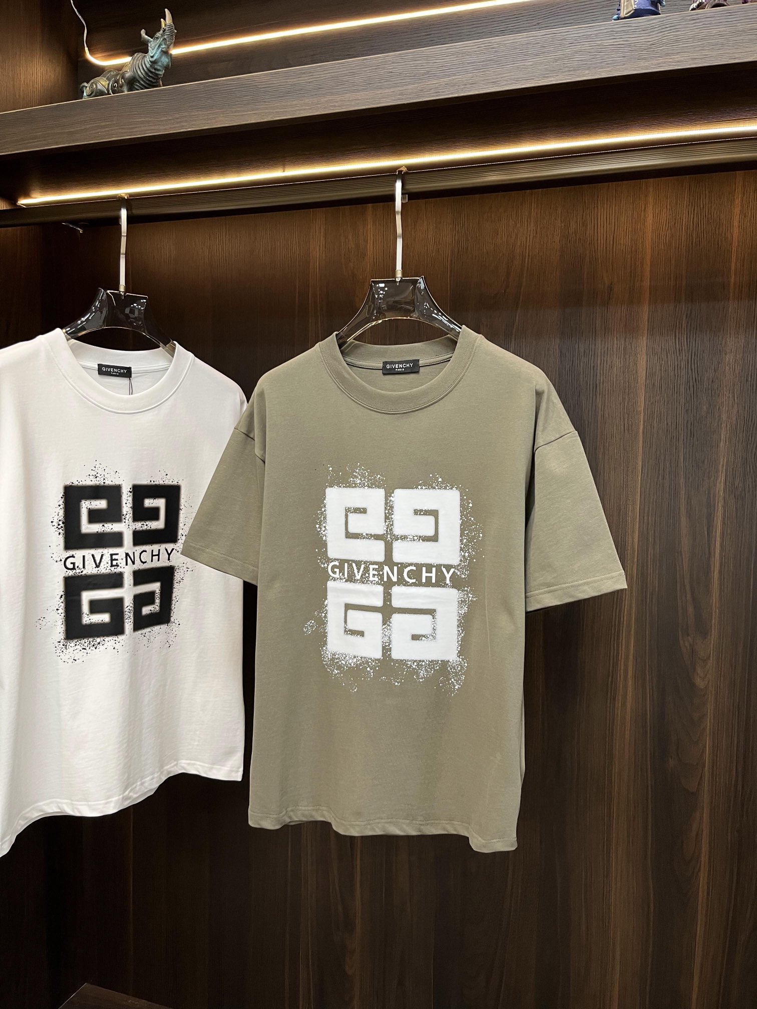 人気急上昇新作 2024 ジバンシー 新作 半袖Tシャツ スーパーコピー