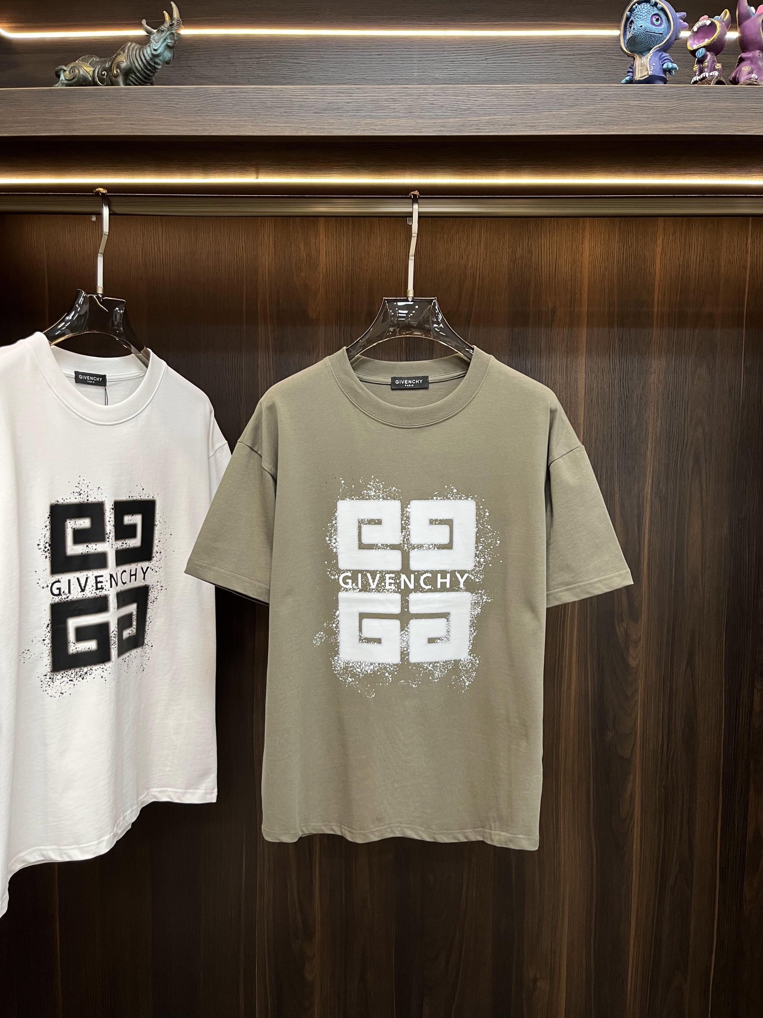人気急上昇新作 2024 ジバンシー 新作 半袖Tシャツ スーパーコピー