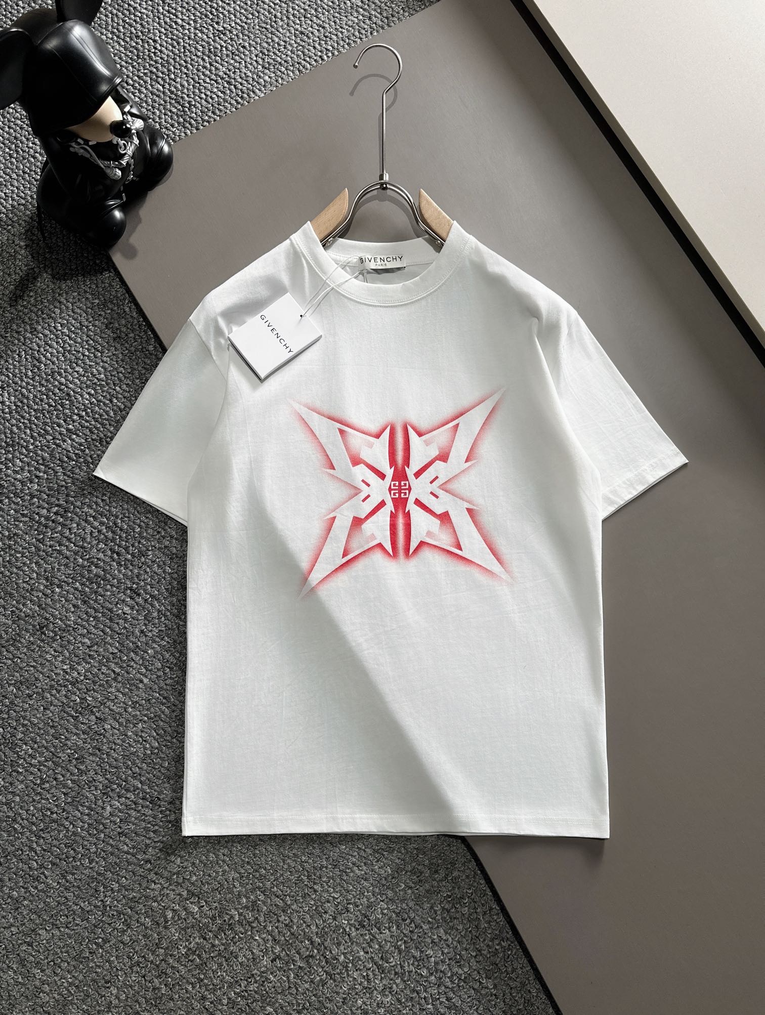 ★日本!!人気！2024 ジバンシー 新作 半袖Tシャツ スーパーコピー