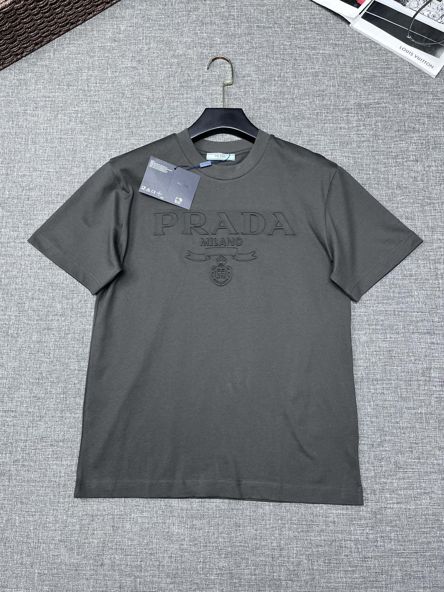 世界中で大人気♪ 2024 プラダ 新作 半袖Tシャツ スーパーコピー