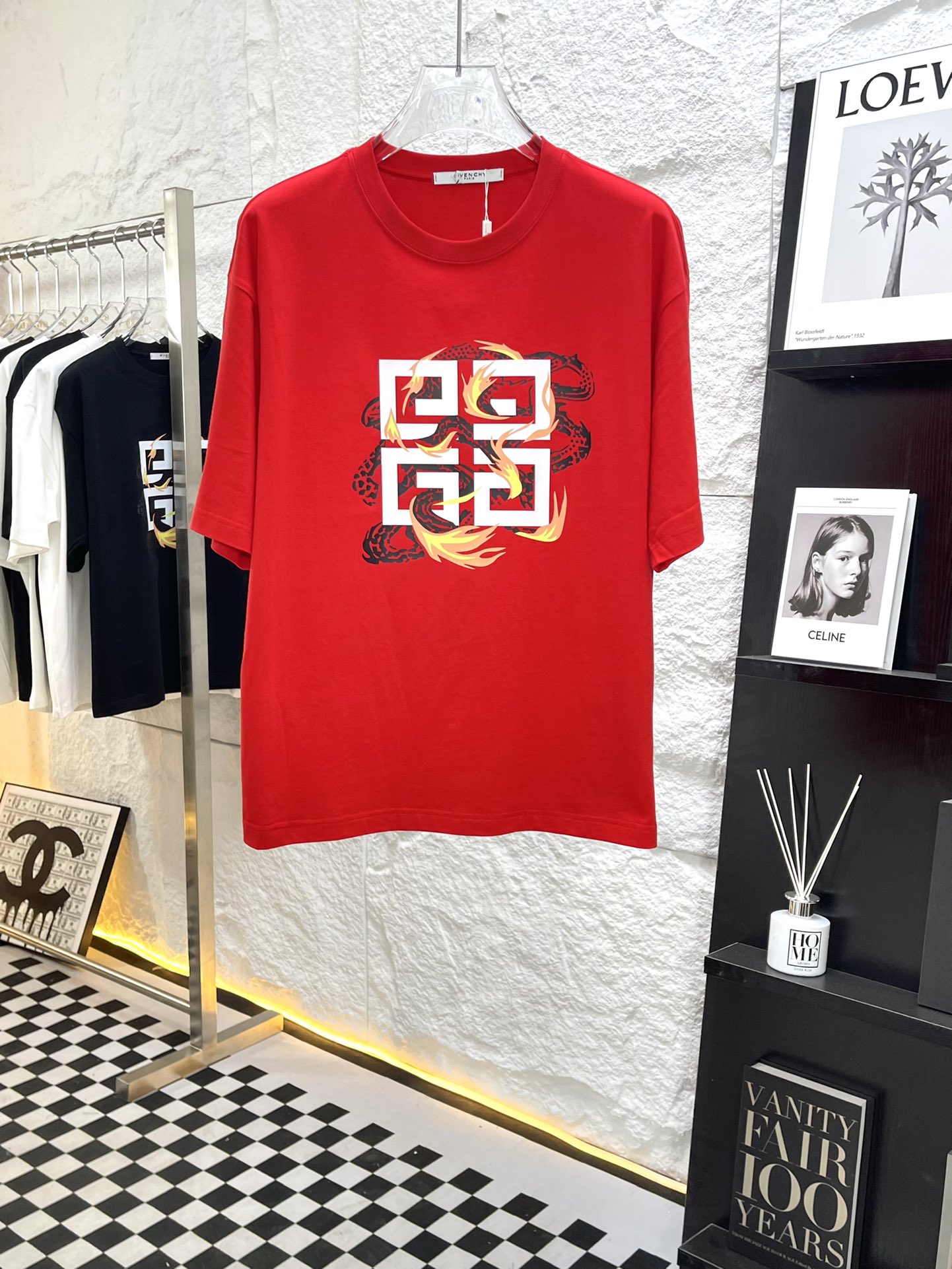 【限定カラー】2024 ジバンシー 新作 半袖Tシャツ 偽物