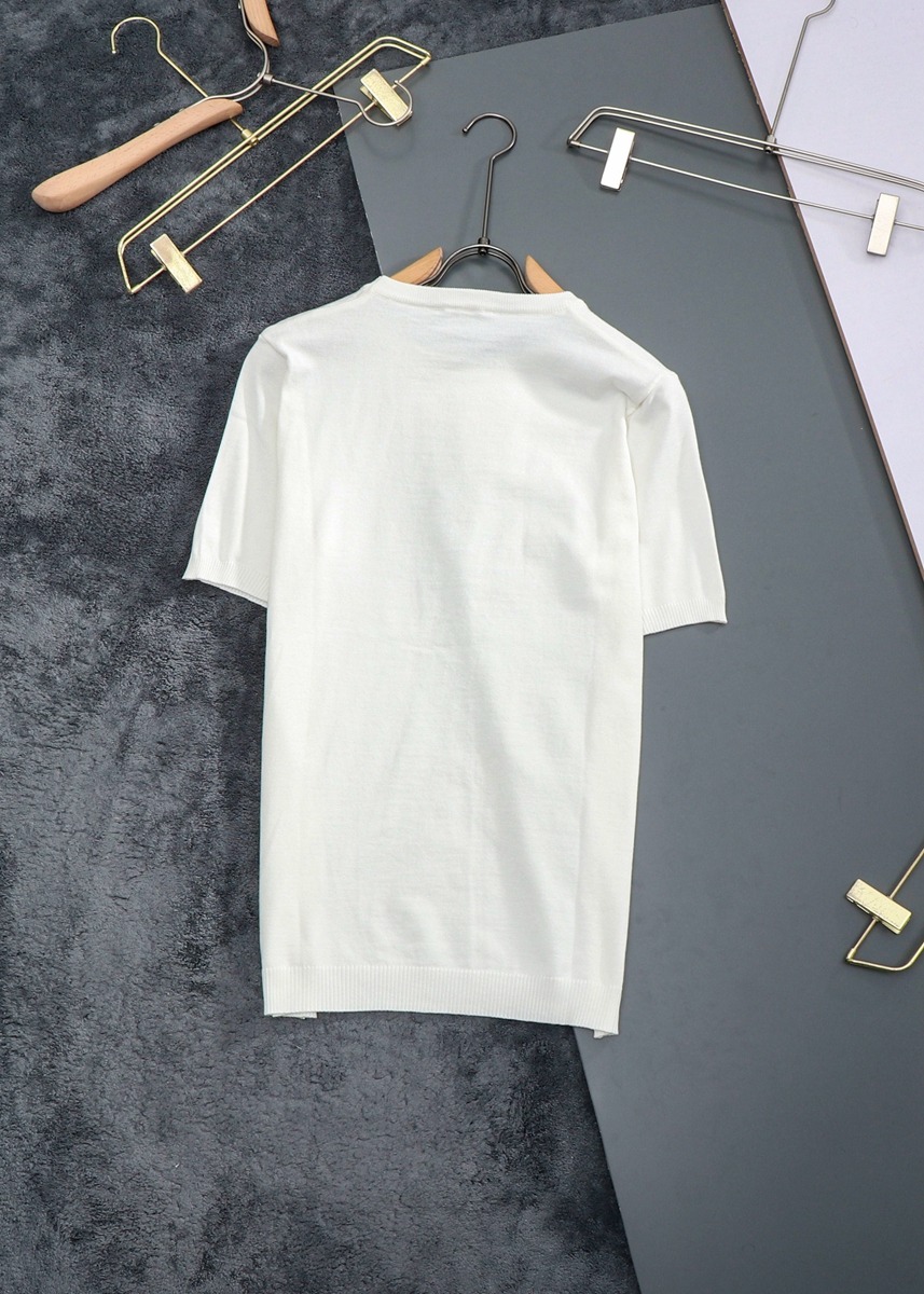 【即発】★ 2024 バーバリー 新作 半袖Tシャツ 偽物