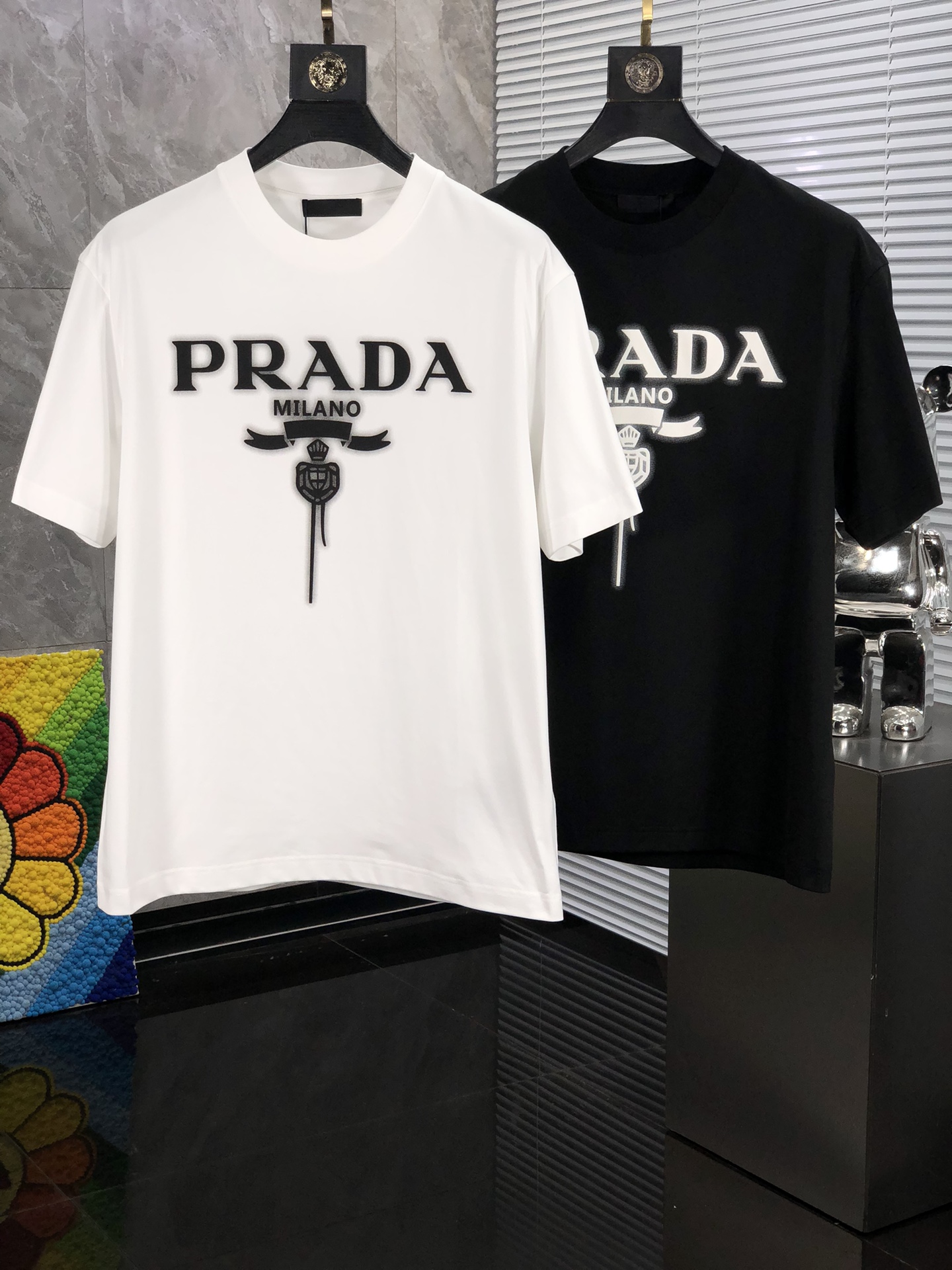 絶対欲しい！2024 プラダ 新作 半袖Tシャツ コピー