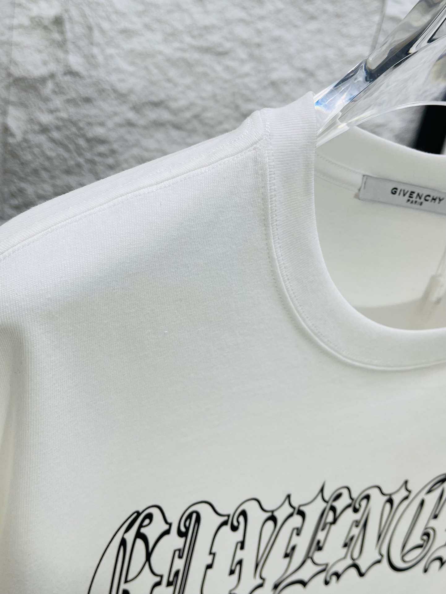 争奪戦 2024 ジバンシー 新作 半袖Tシャツ 偽物