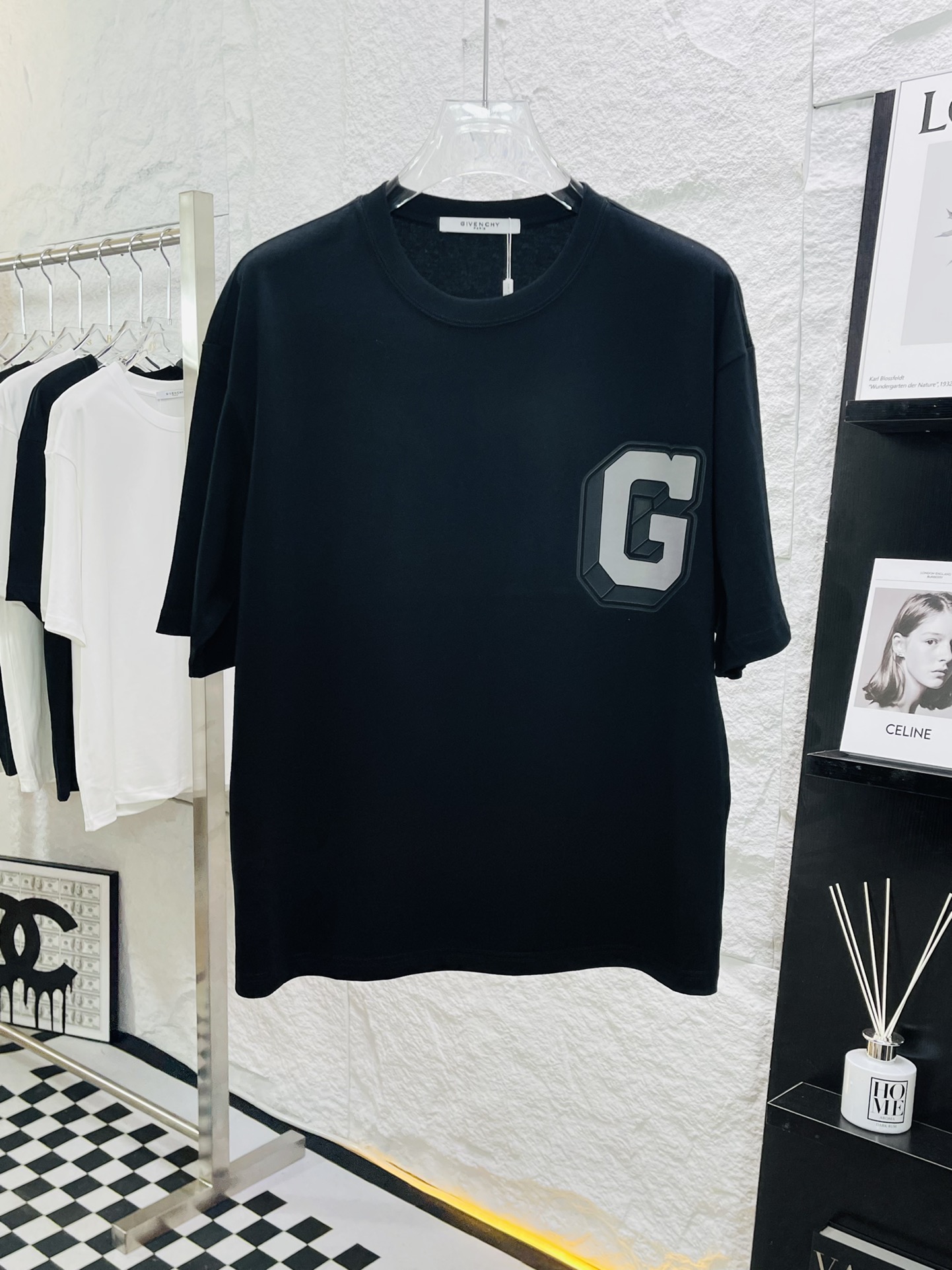 最安値挑戦 2024 ジバンシー 新作 半袖Tシャツ スーパーコピー