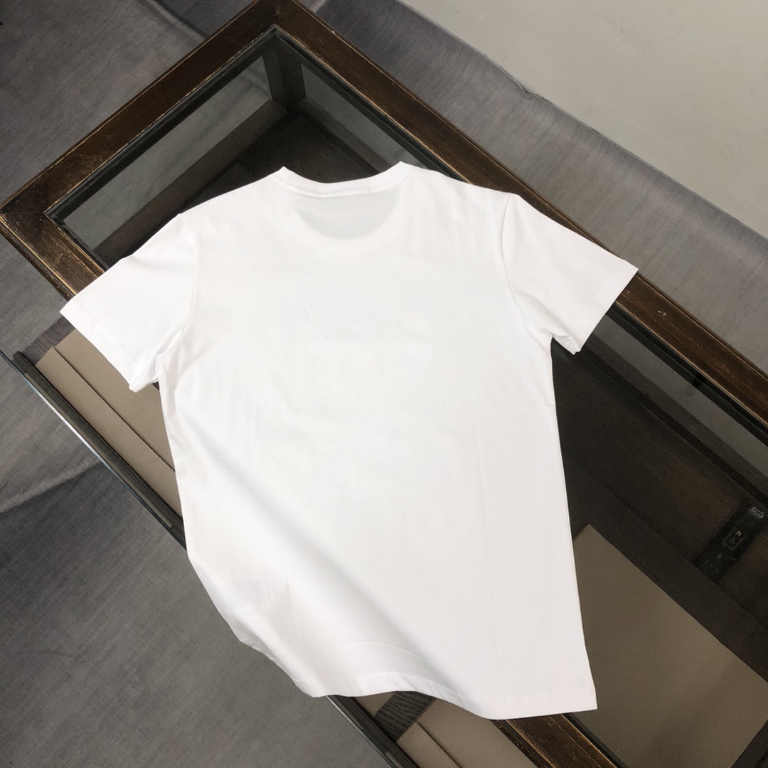 注目度抜群！2024 バーバリー 新作 半袖Tシャツ コピー