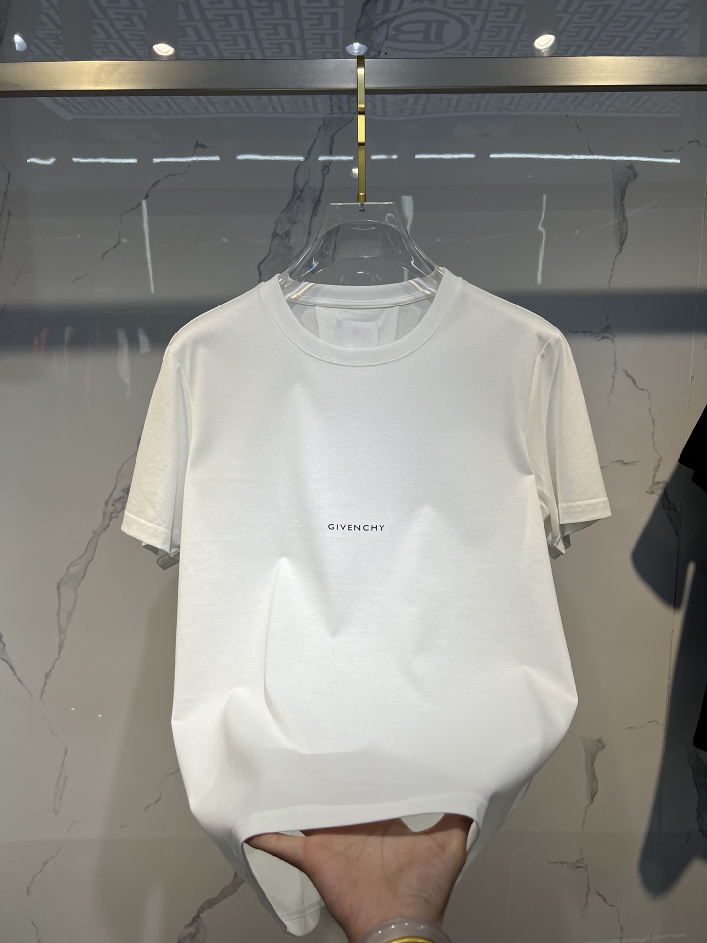 ☆超人気☆ 2024 ジバンシー 新作 半袖Tシャツ 偽物